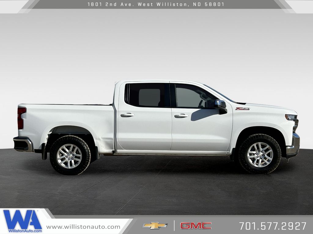 Used 2022 Chevrolet Silverado 1500 Limited LT with VIN 3GCUYDEDXNG174920 for sale in Williston, ND