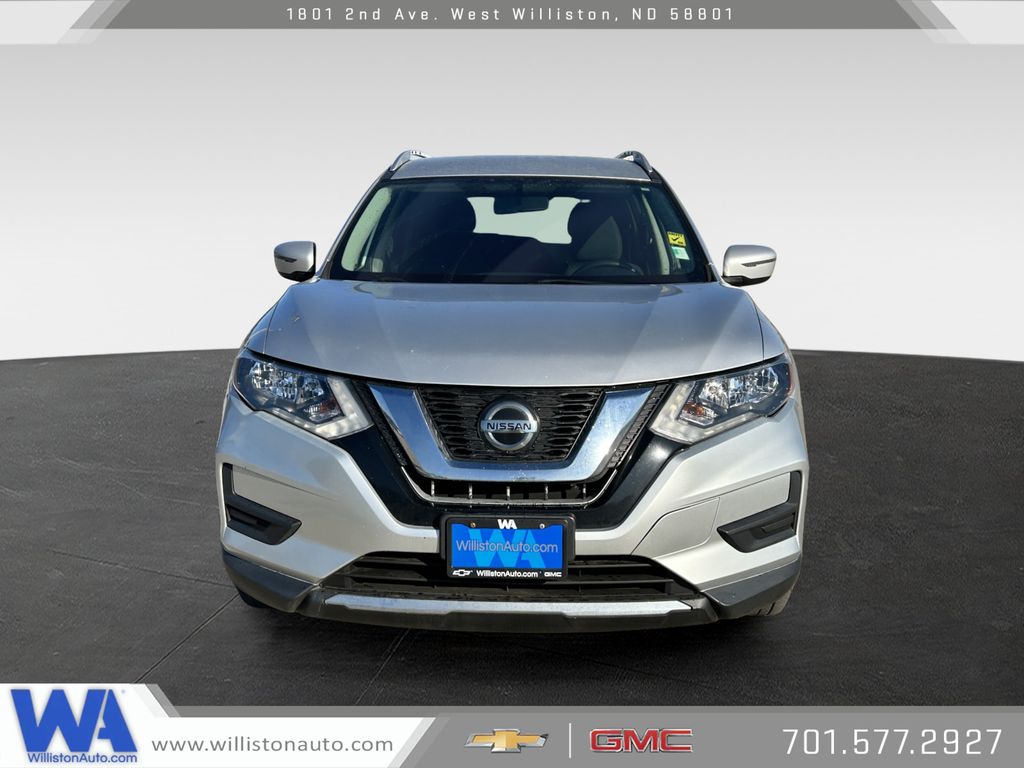 Used 2018 Nissan Rogue SV with VIN KNMAT2MT5JP549889 for sale in Williston, ND