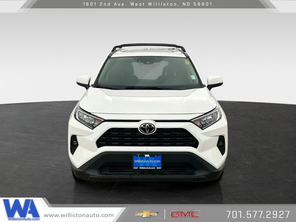 Used 2021 Toyota RAV4 XLE with VIN 2T3P1RFV1MC212587 for sale in Williston, ND