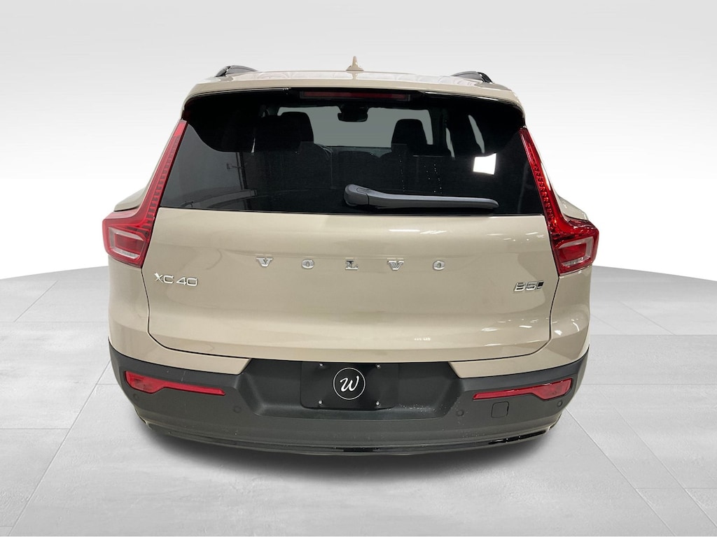 New 2026 Volvo XC40 B5 Ultra SUV