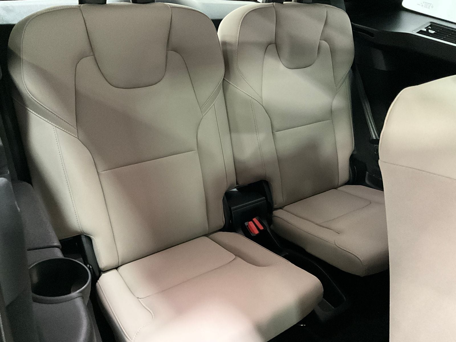2026 Volvo XC90 Plus - Photo 23