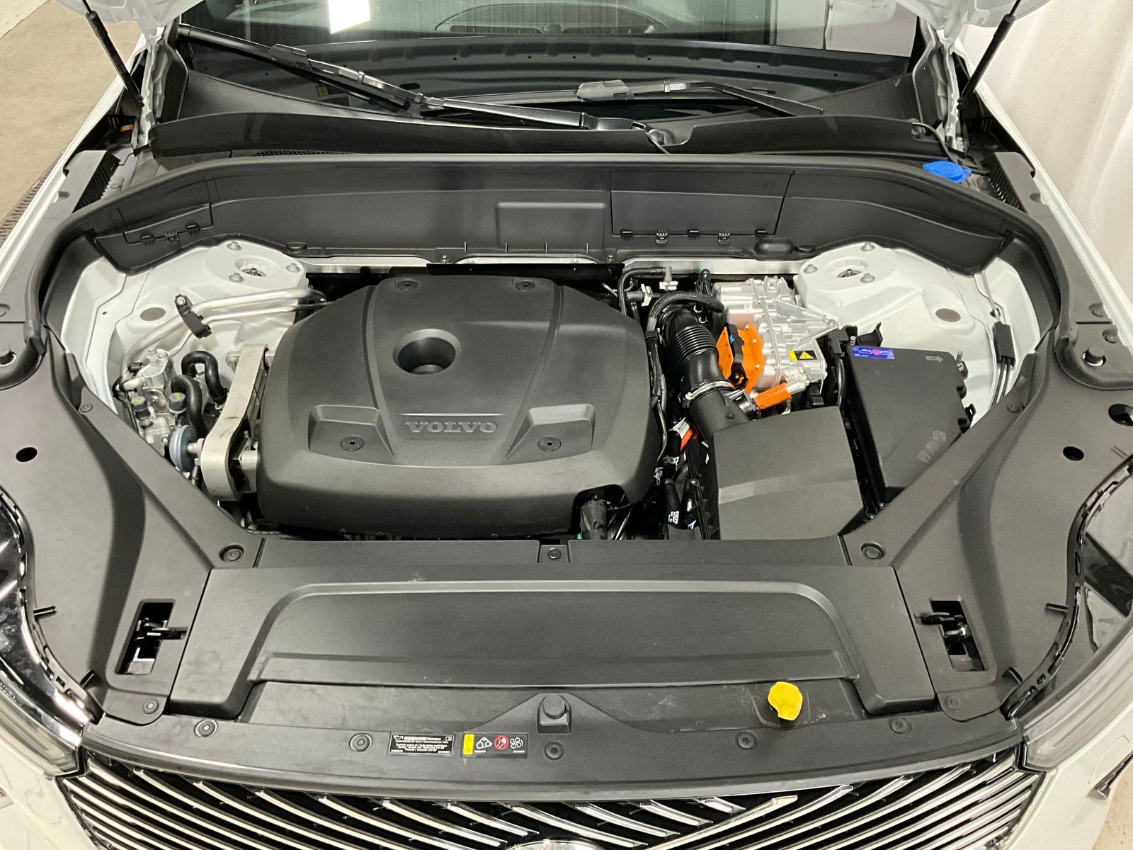 2026 Volvo XC90 Plus - Photo 10