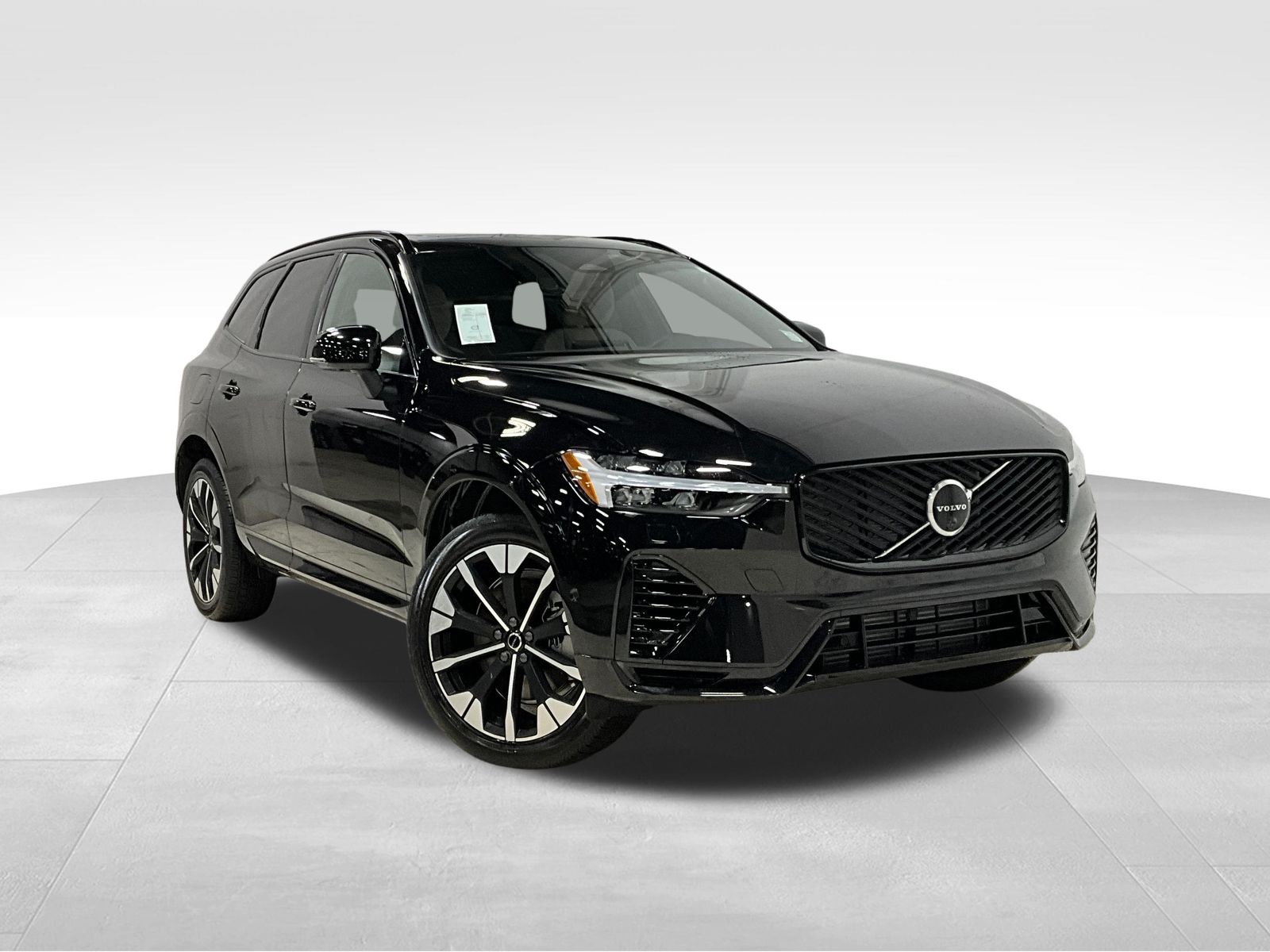 2026 Volvo XC60 T8 Plus Dark AWD's photo
