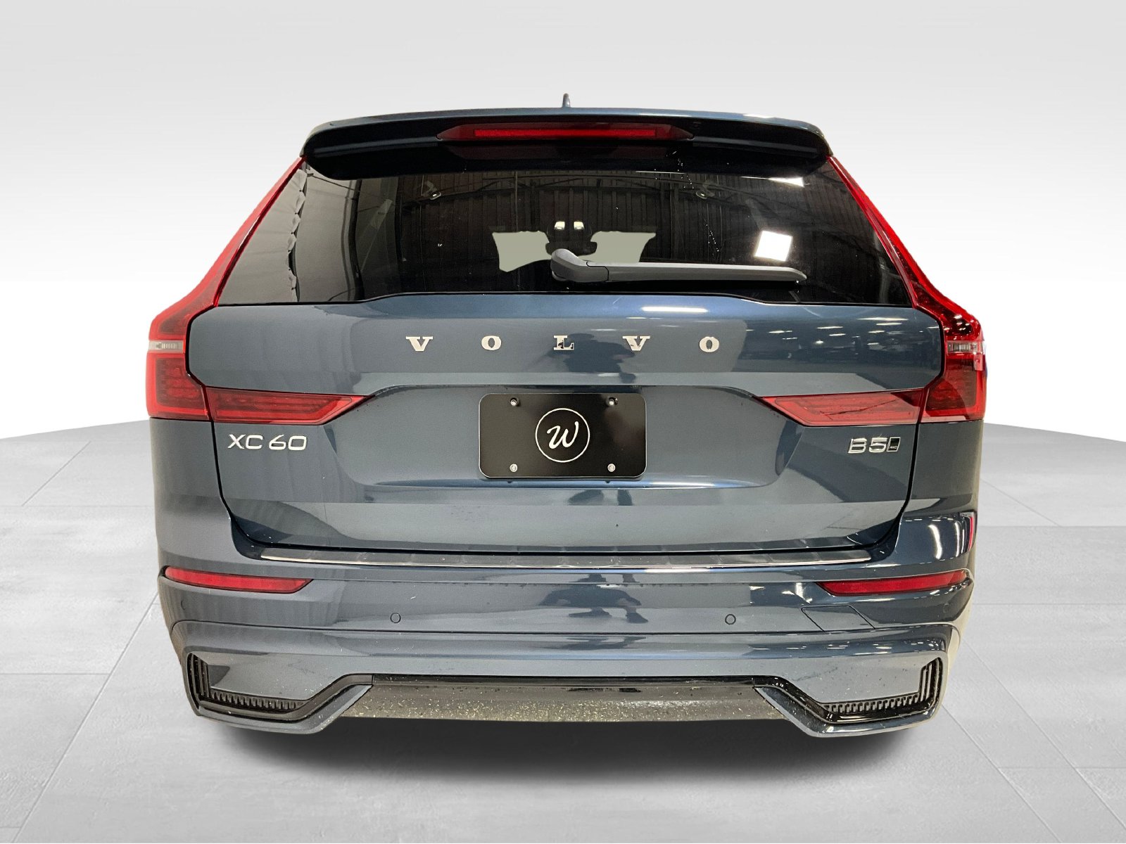 2026 Volvo XC60 Plus - Photo 3