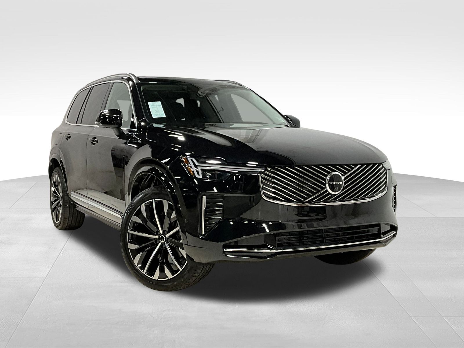 2026 Volvo XC90 Plus's photo