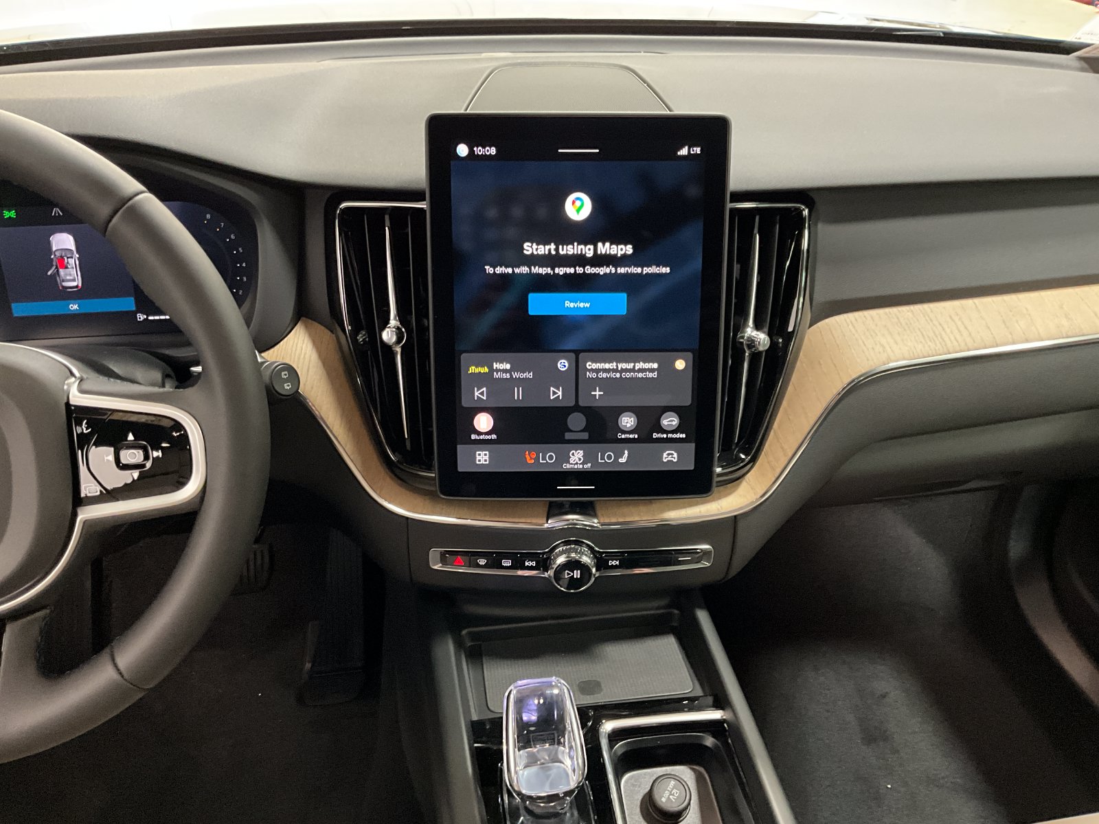 2026 Volvo XC60 Plus - Photo 5