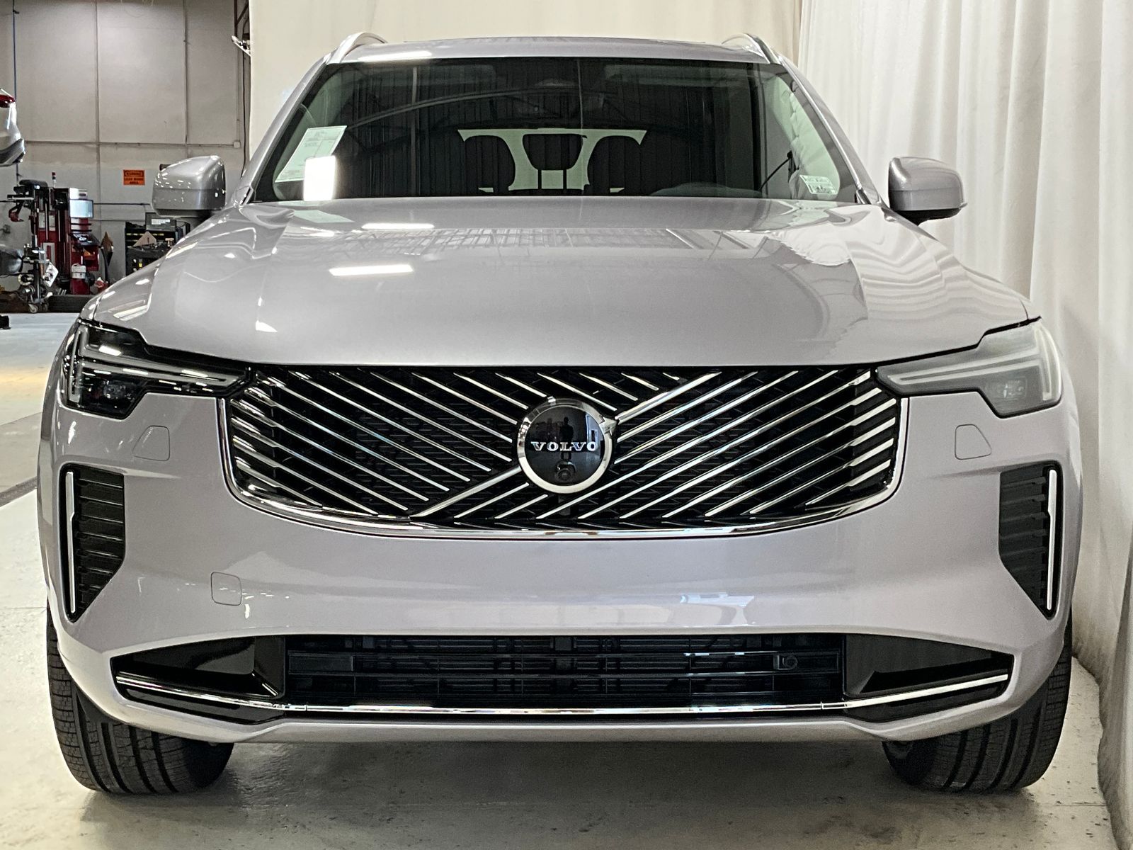 2026 Volvo XC90 B5 Plus photo 2