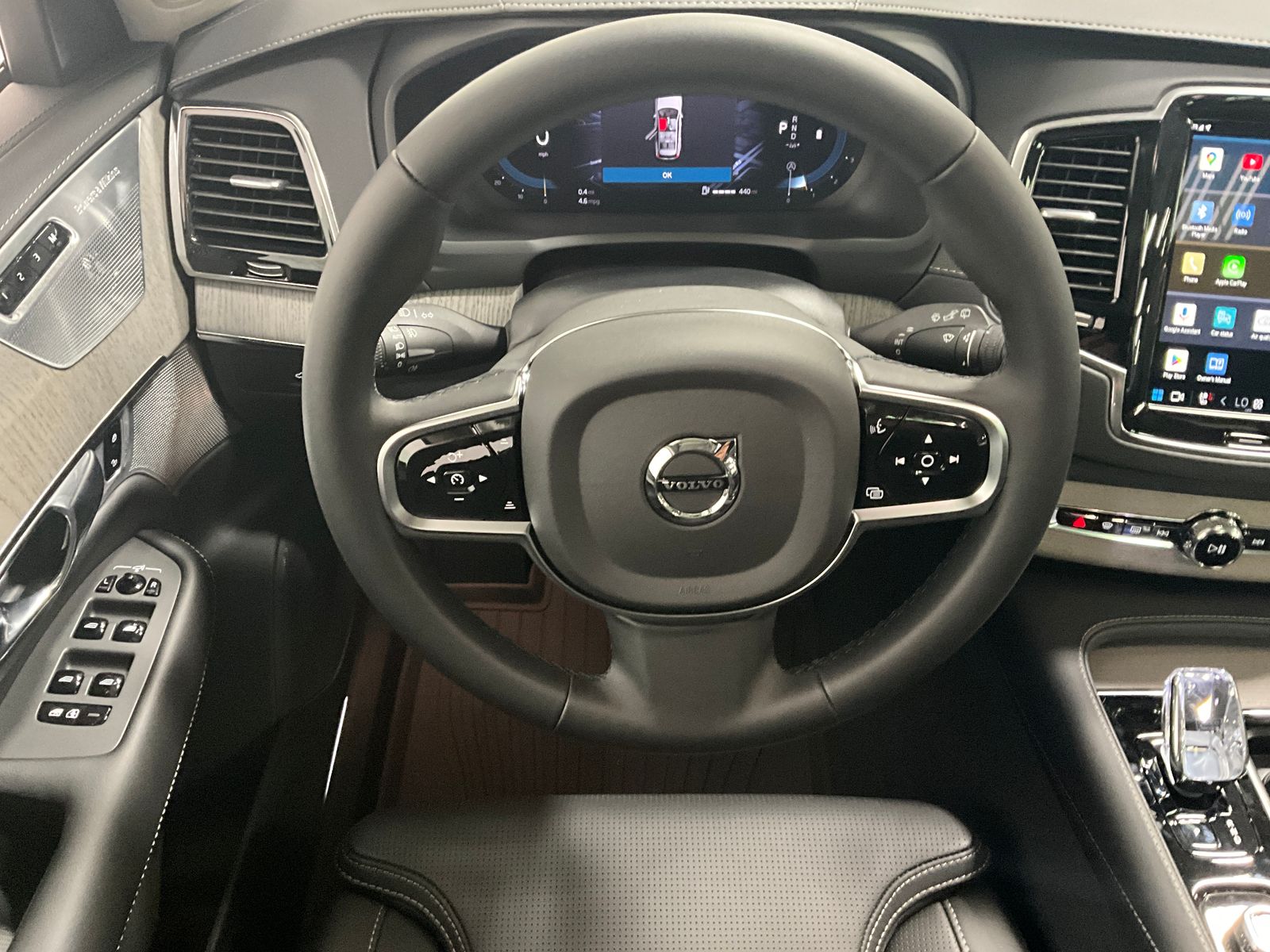 2025 Volvo XC90 AWD photo 3