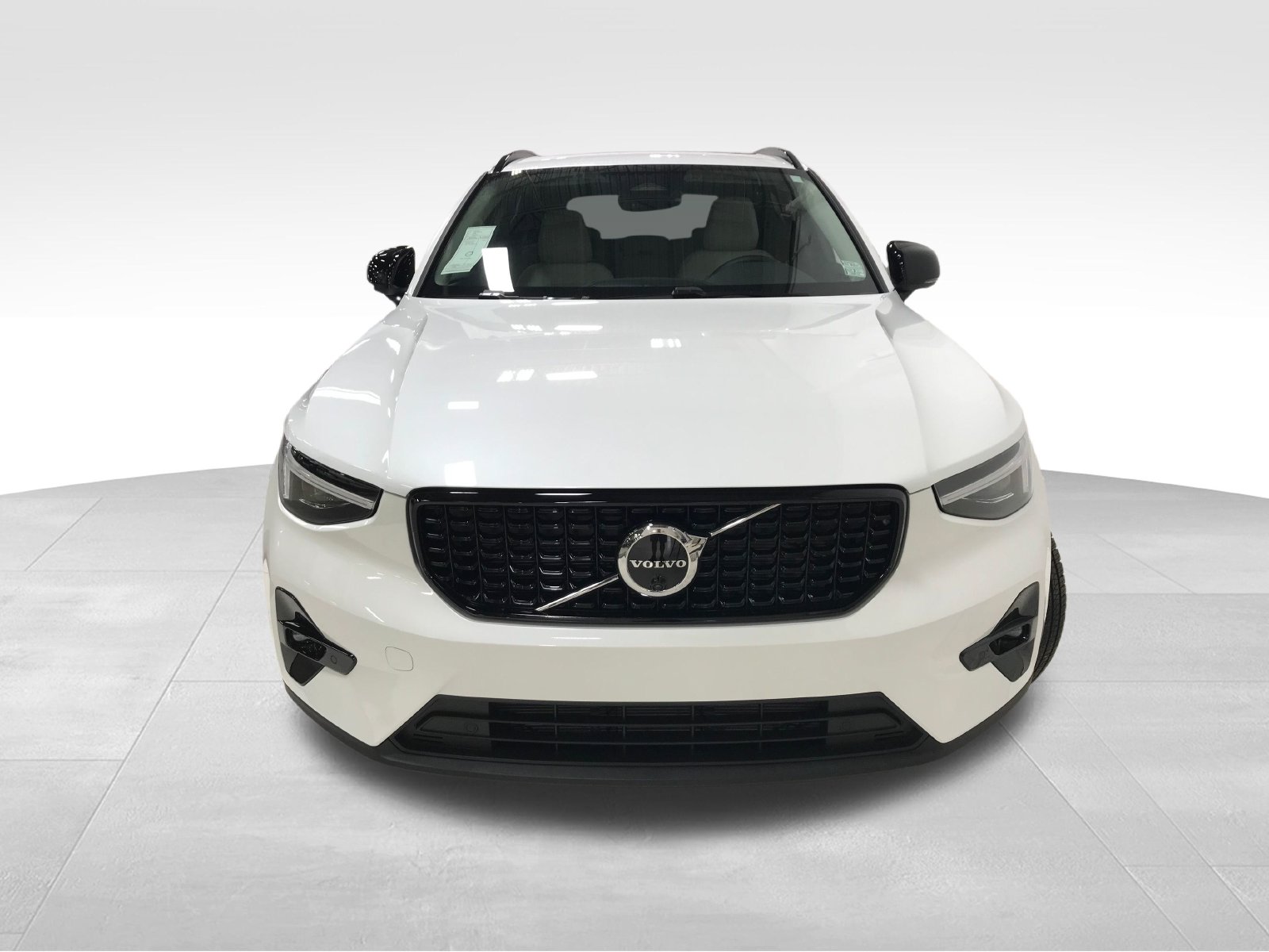 New 2026 Volvo XC40 B5 Ultra SUV