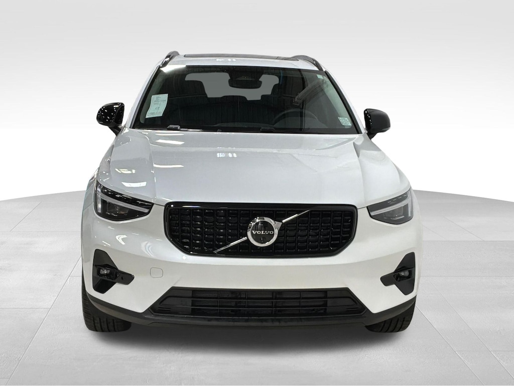 New 2026 Volvo XC40 B5 Plus SUV