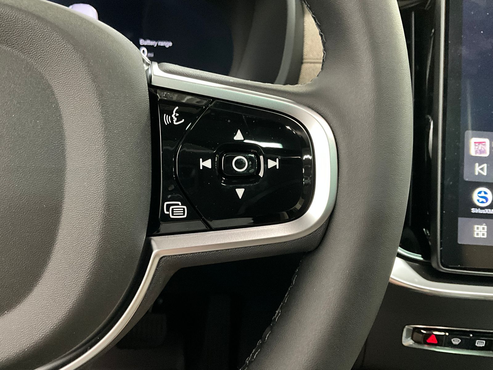 2026 Volvo XC90 Plus - Photo 18