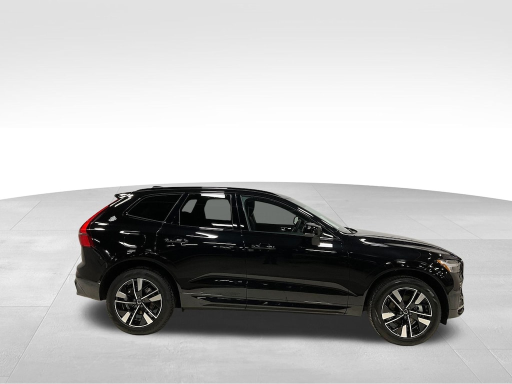 New 2026 Volvo XC60 B5 Core SUV