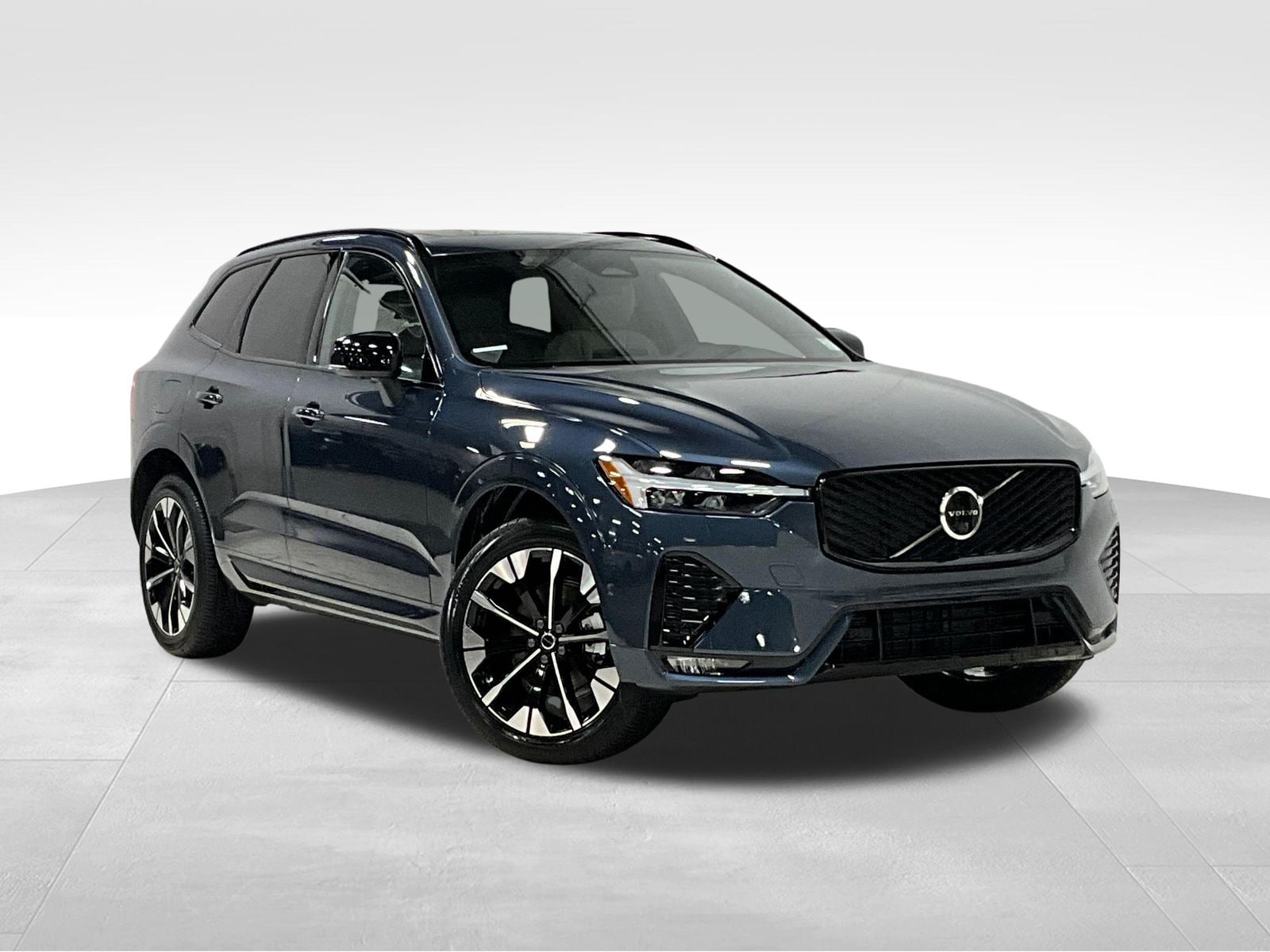 2026 Volvo XC60 Plus