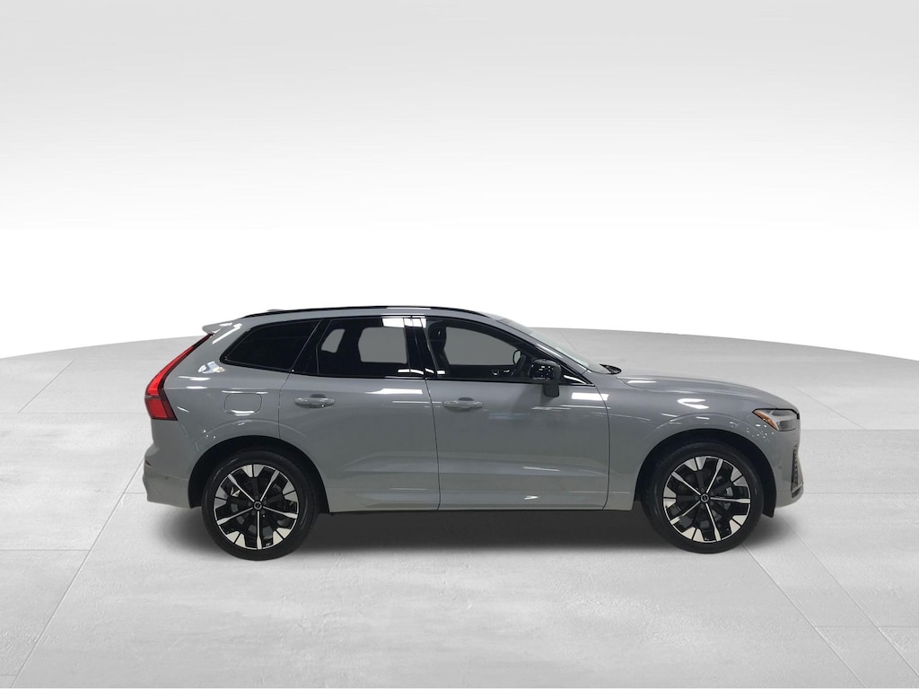 New 2026 Volvo XC60 B5 Plus SUV