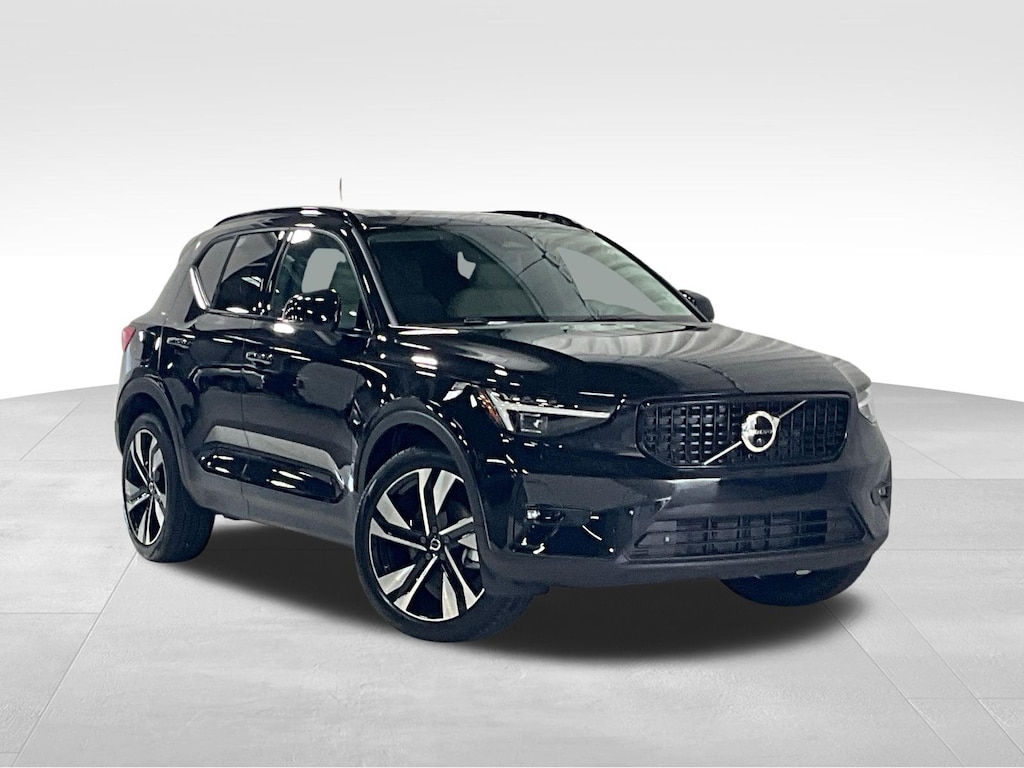 New 2026 Volvo XC40 B5 Ultra SUV