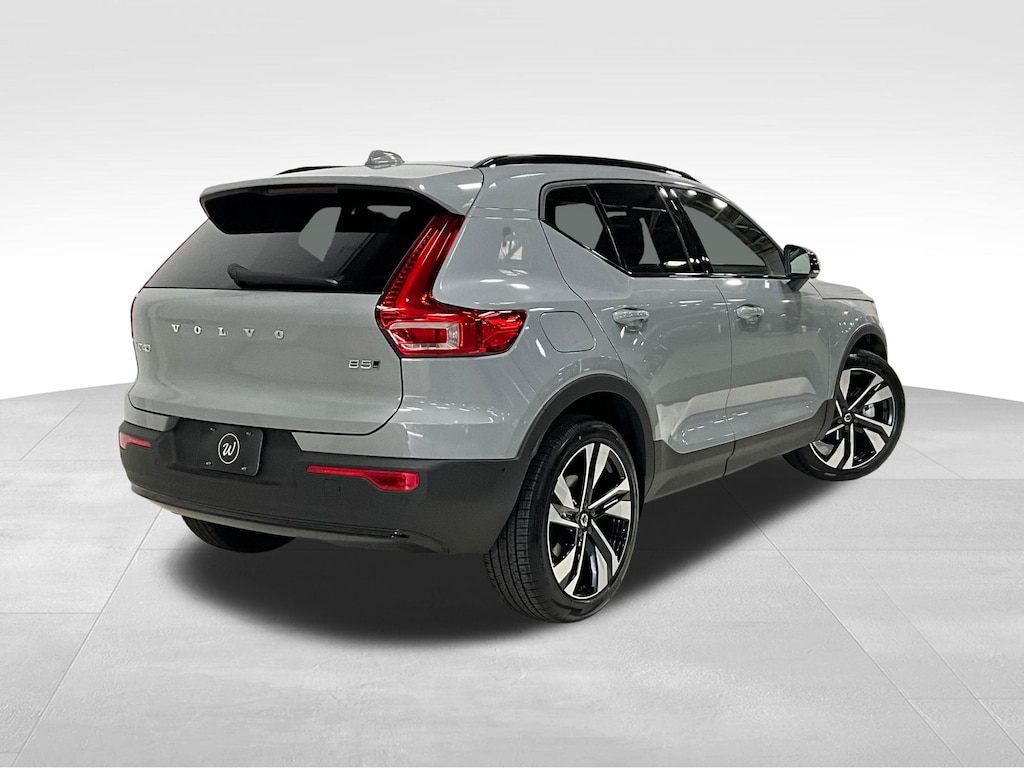 New 2026 Volvo XC40 B5 Plus SUV