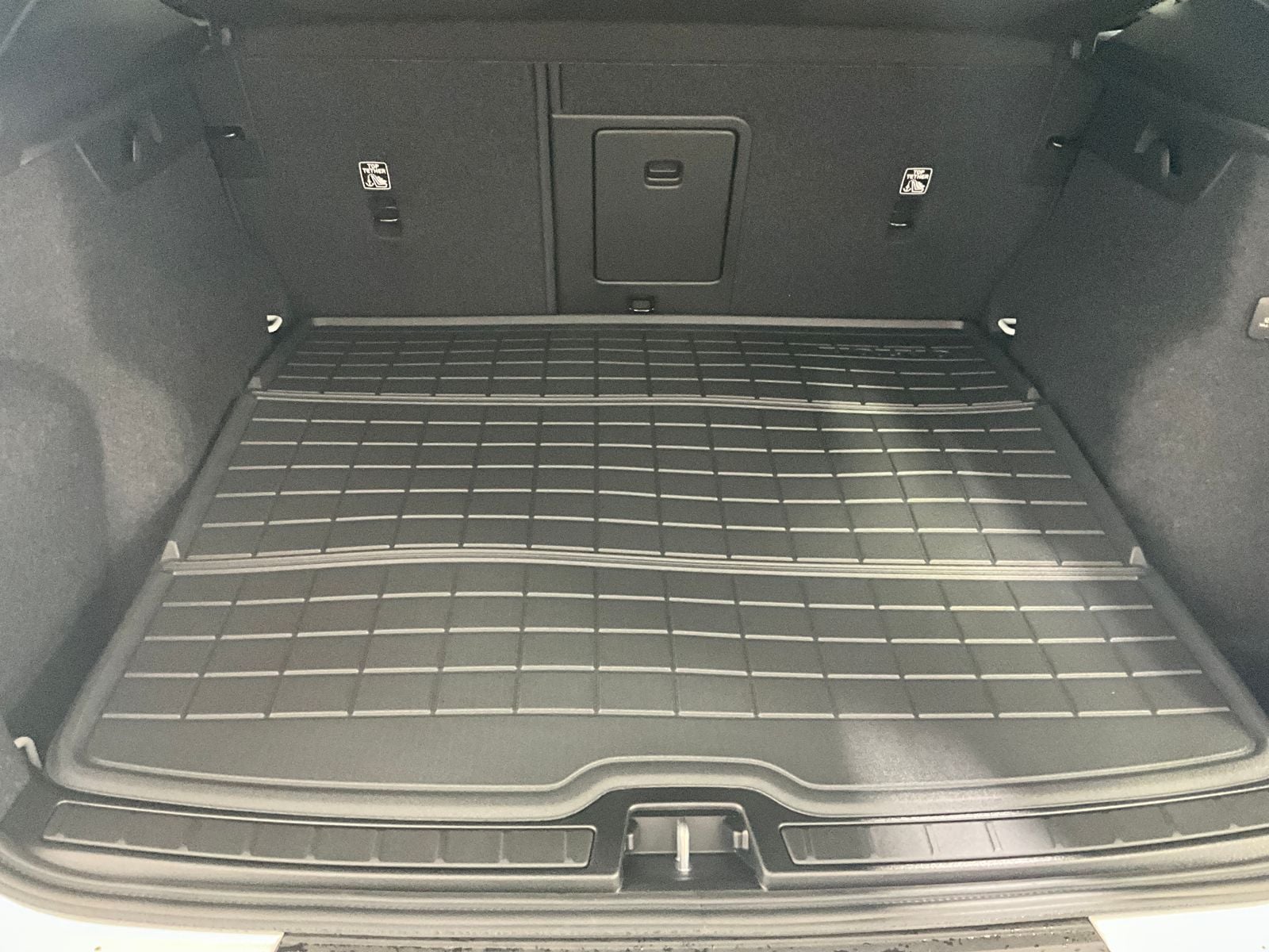 2026 Volvo XC40 Plus - Photo 22