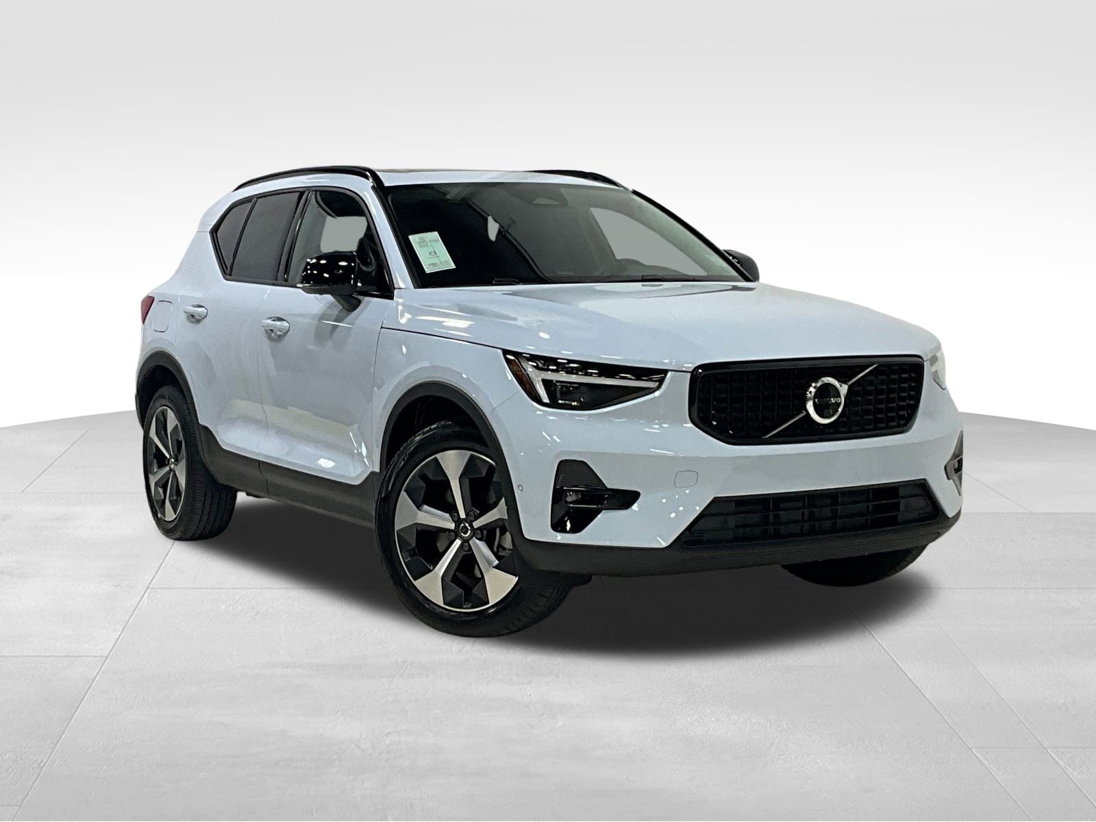 2026 Volvo XC40 Plus's photo