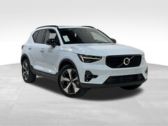 2026 Volvo XC40 B5 Plus AWD V261010 SUV