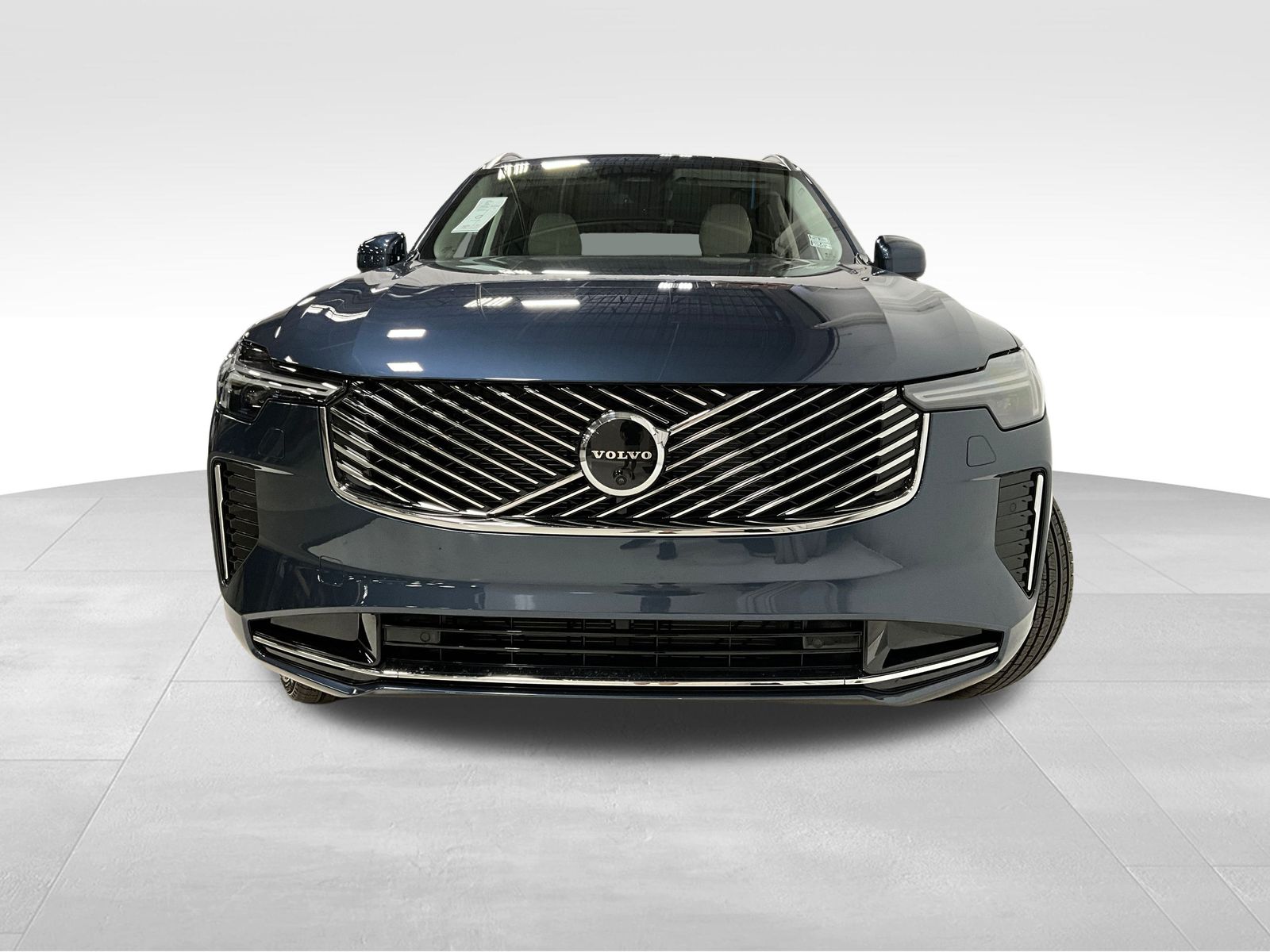 2026 Volvo XC90 photo 2