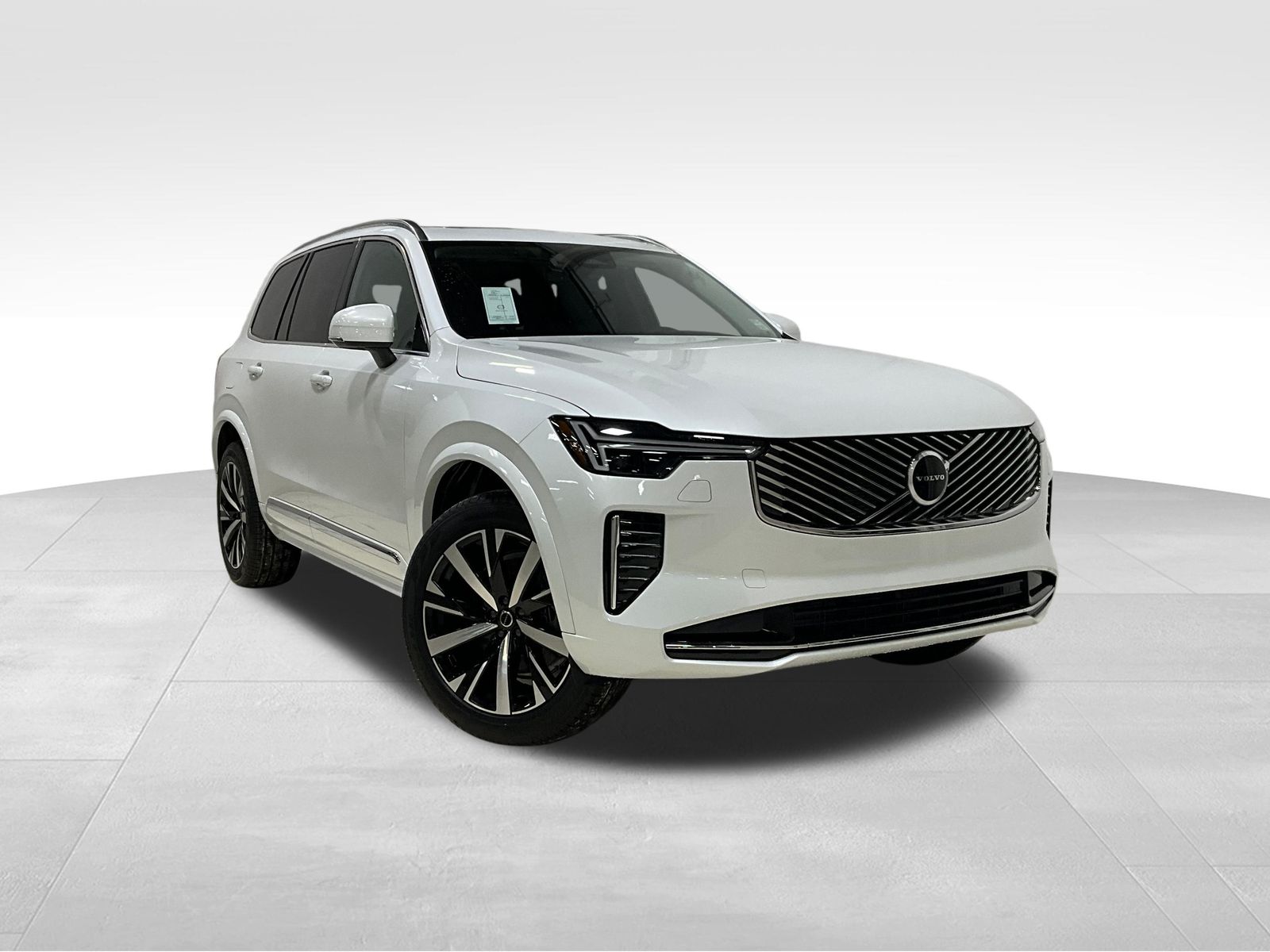 2026 Volvo XC90 Core's photo