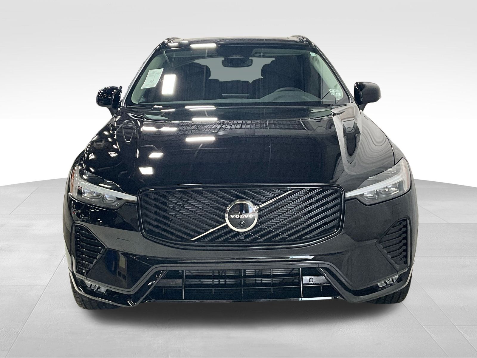 2026 Volvo XC60 B5 Hybrid photo 2