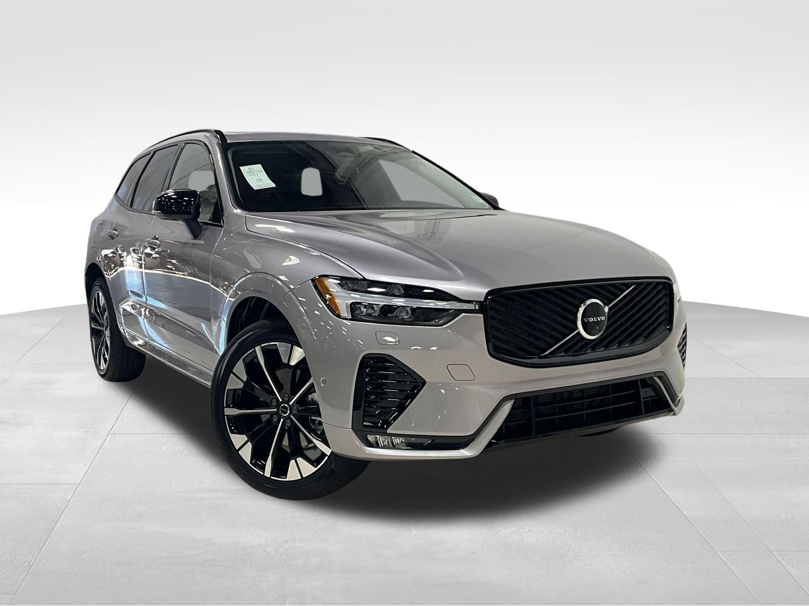 2026 Volvo XC60 B5 Plus Dark AWD's photo