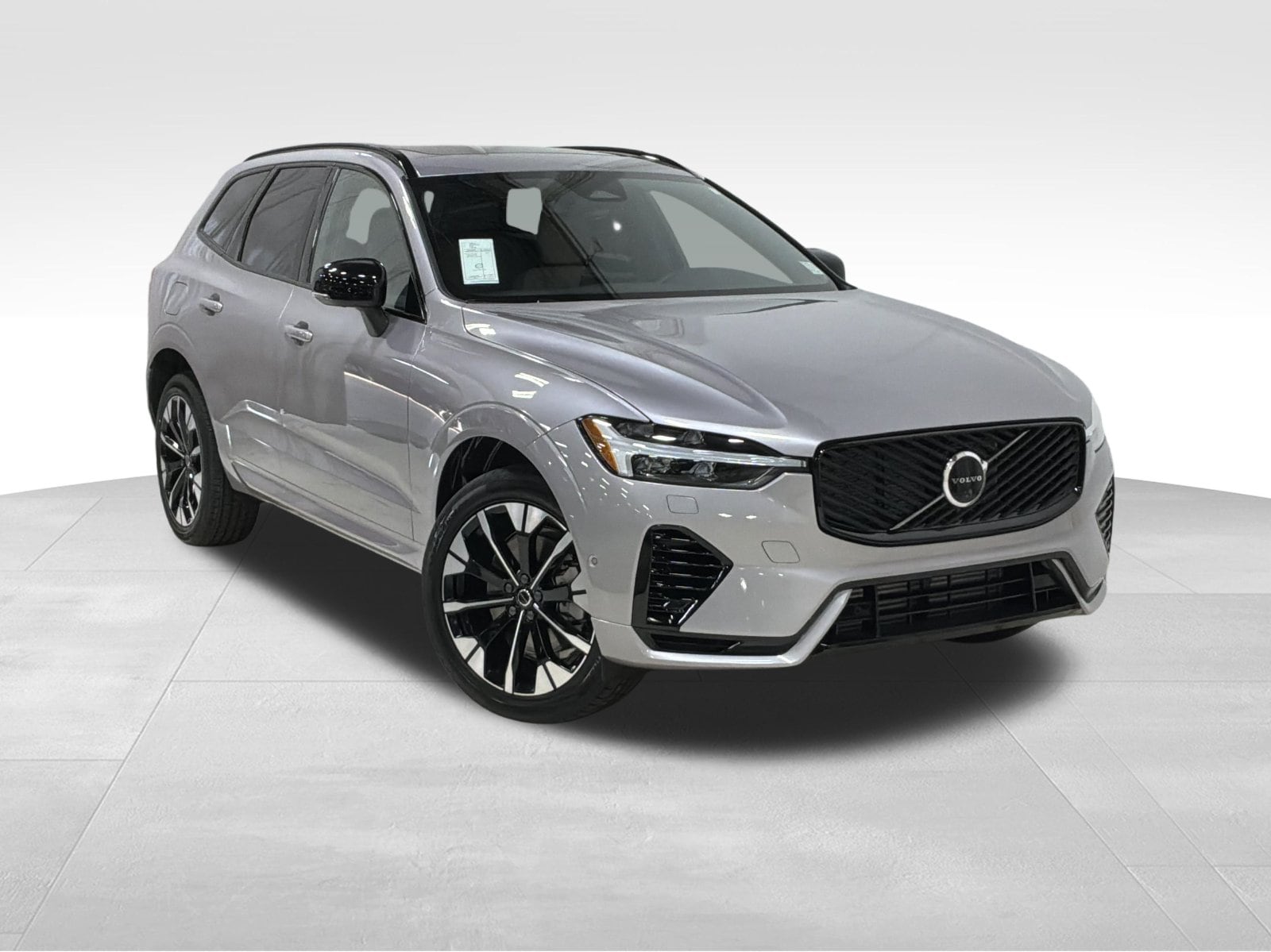 2026 Volvo XC60 Plus