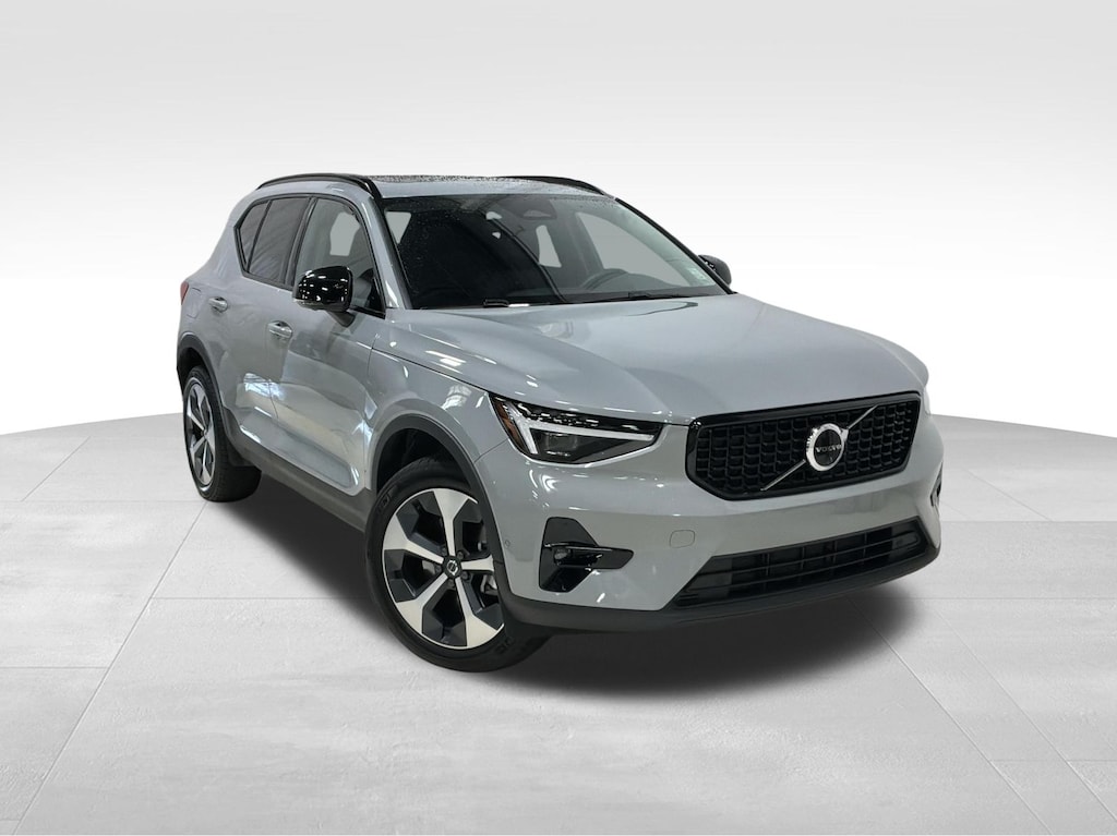 New 2026 Volvo XC40 B5 Plus SUV