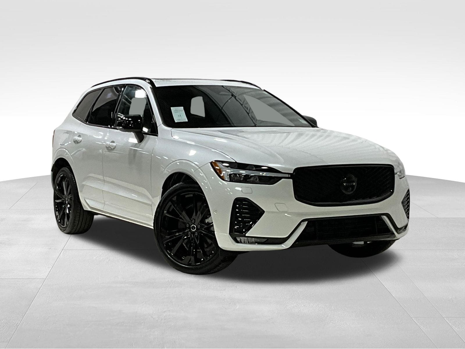 2026 Volvo XC60 B5 Ultra Black Edition Theme AWD's photo