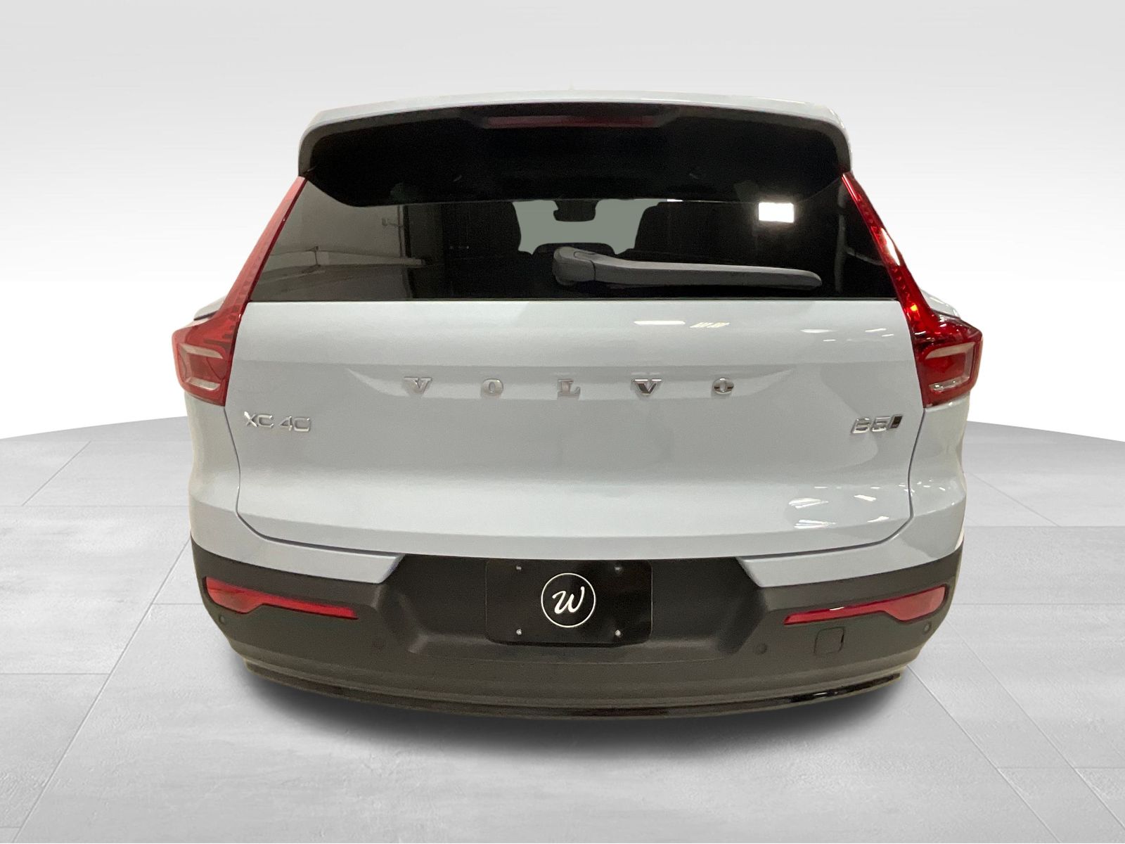 2026 Volvo XC40 Plus photo 3