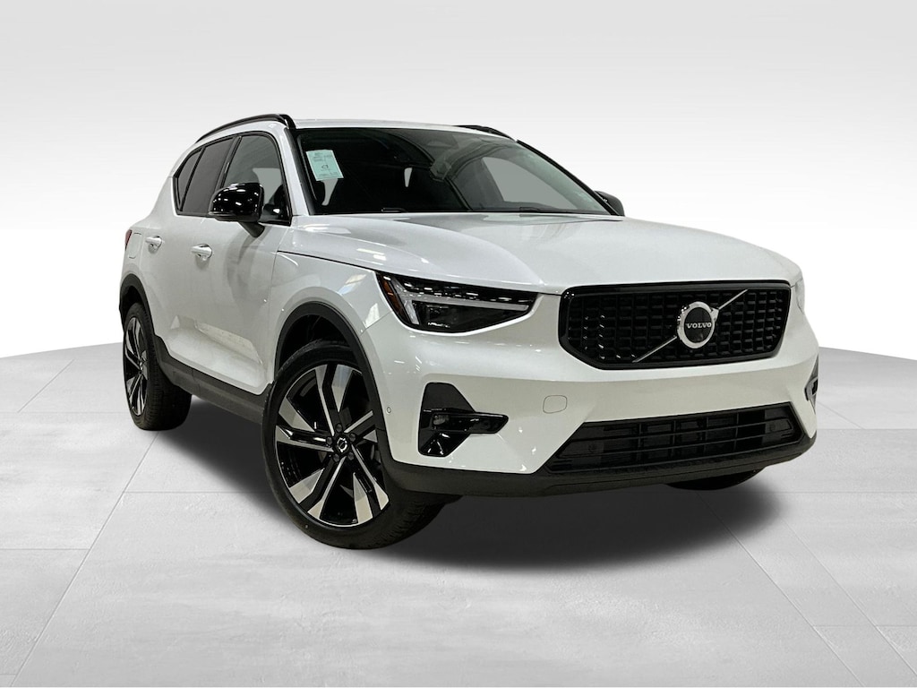New 2026 Volvo XC40 B5 Ultra SUV