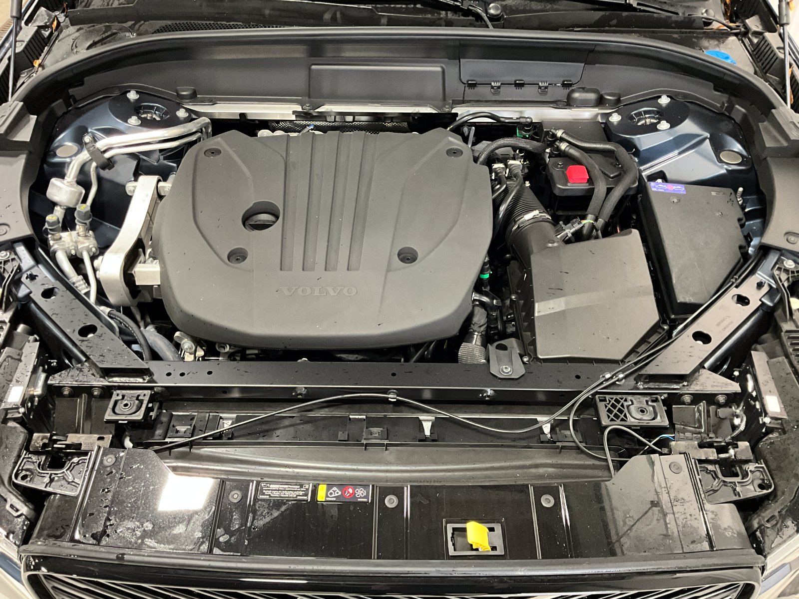 2026 Volvo XC60 Plus - Photo 9