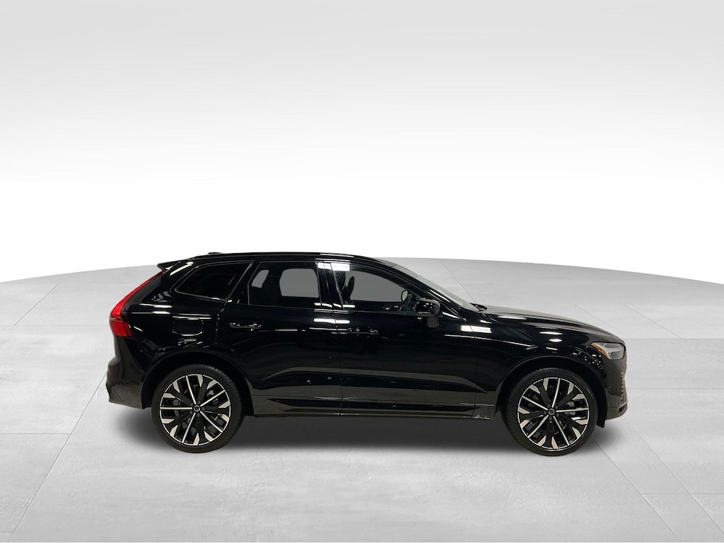 New 2026 Volvo XC60 plug-in hybrid T8 Ultra SUV