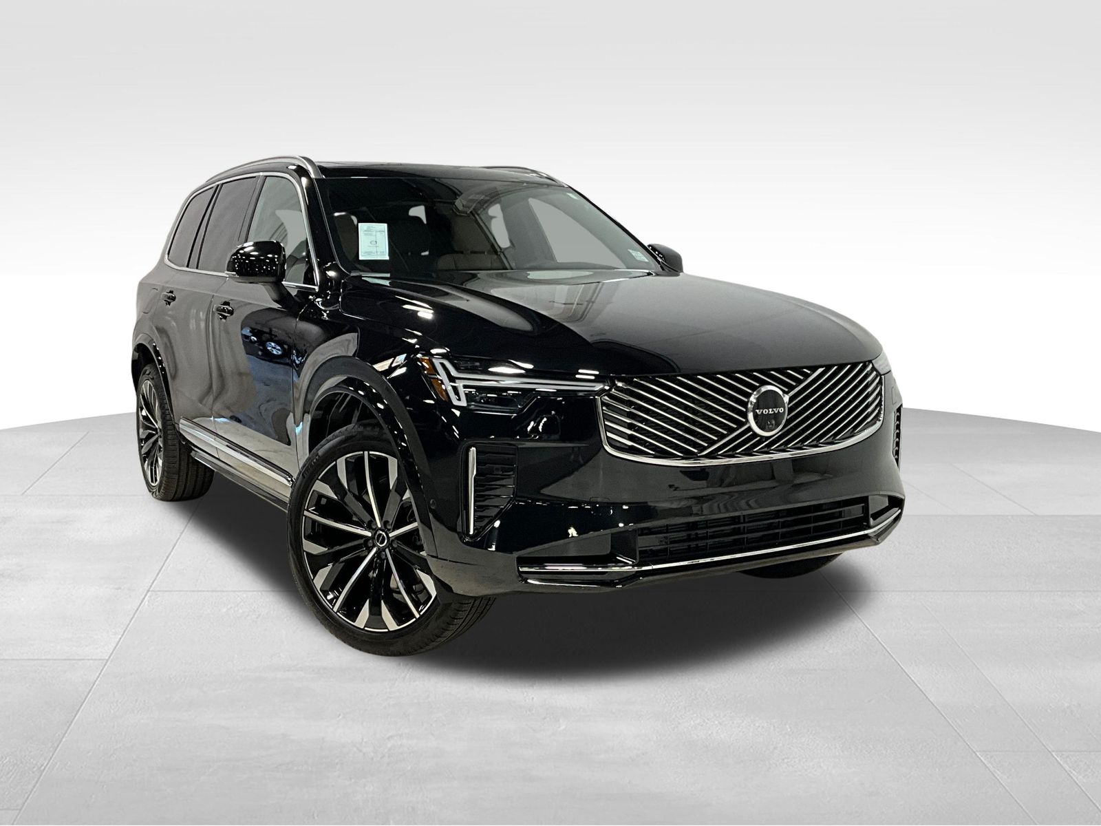 2026 Volvo XC90 Plus's photo