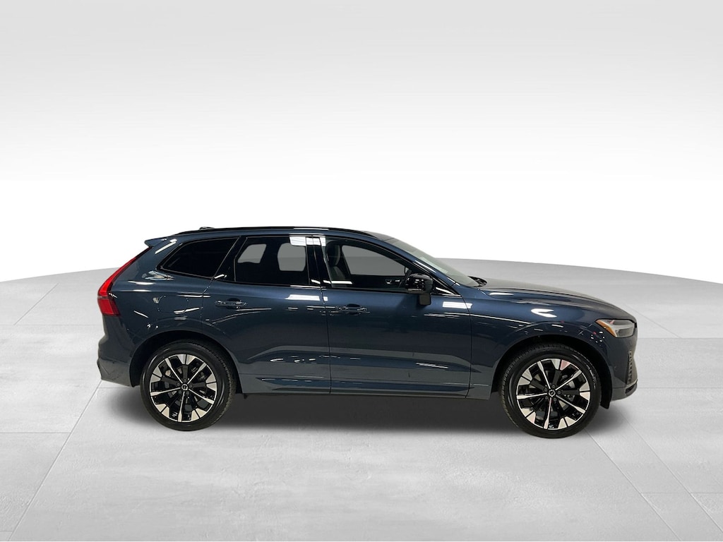 New 2026 Volvo XC60 B5 Plus SUV