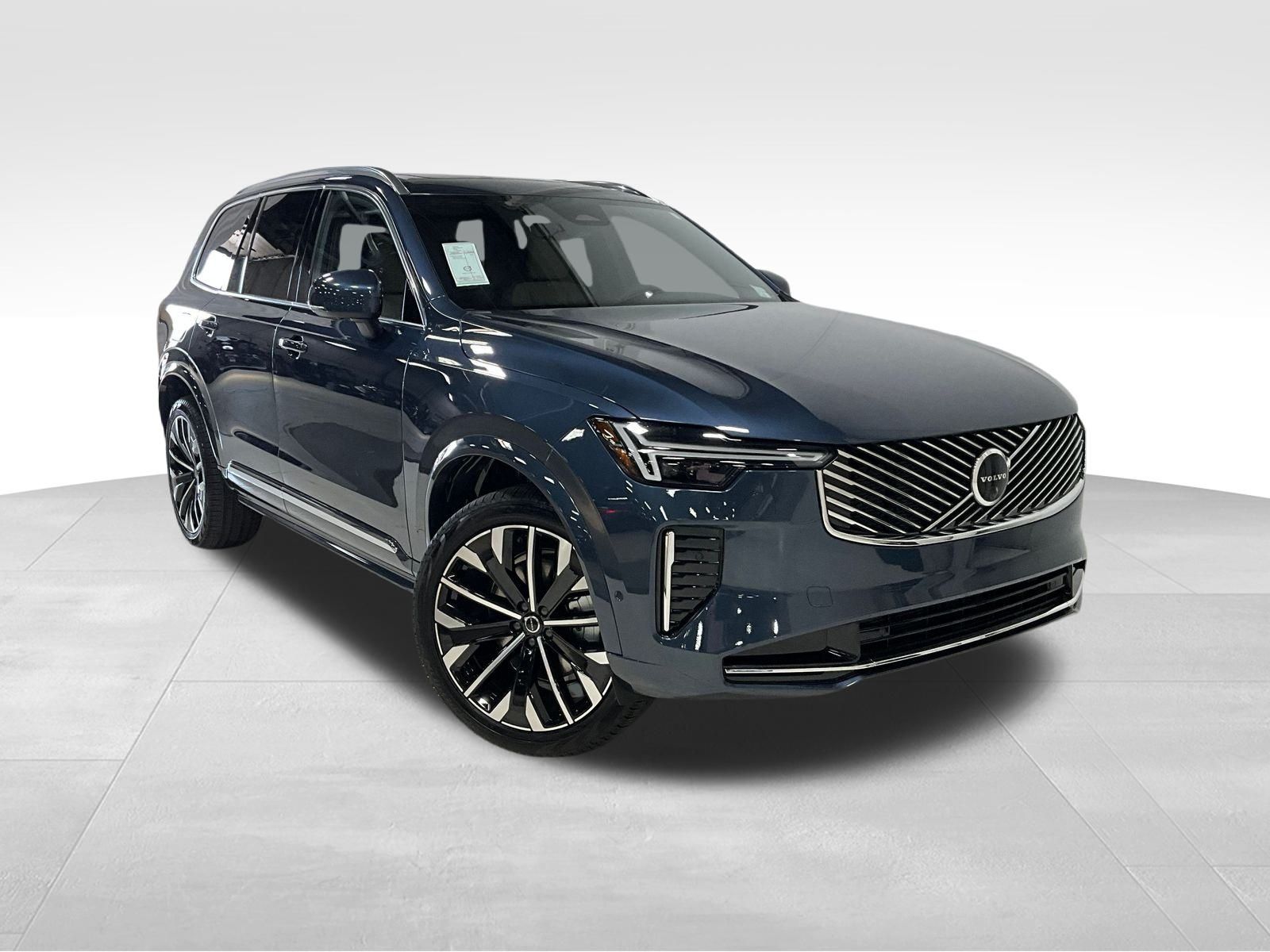 2026 Volvo XC90 B5 Plus Bright 4WD's photo