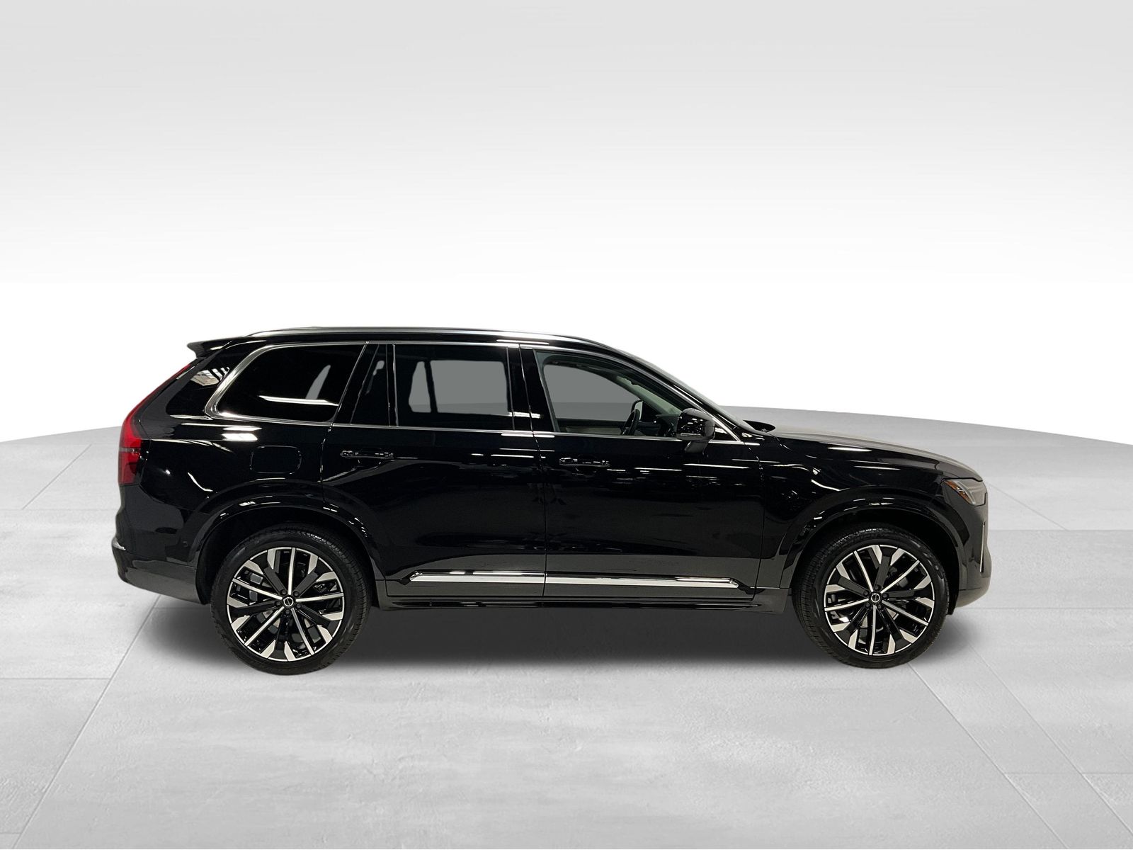2026 Volvo XC90 Plus photo 3