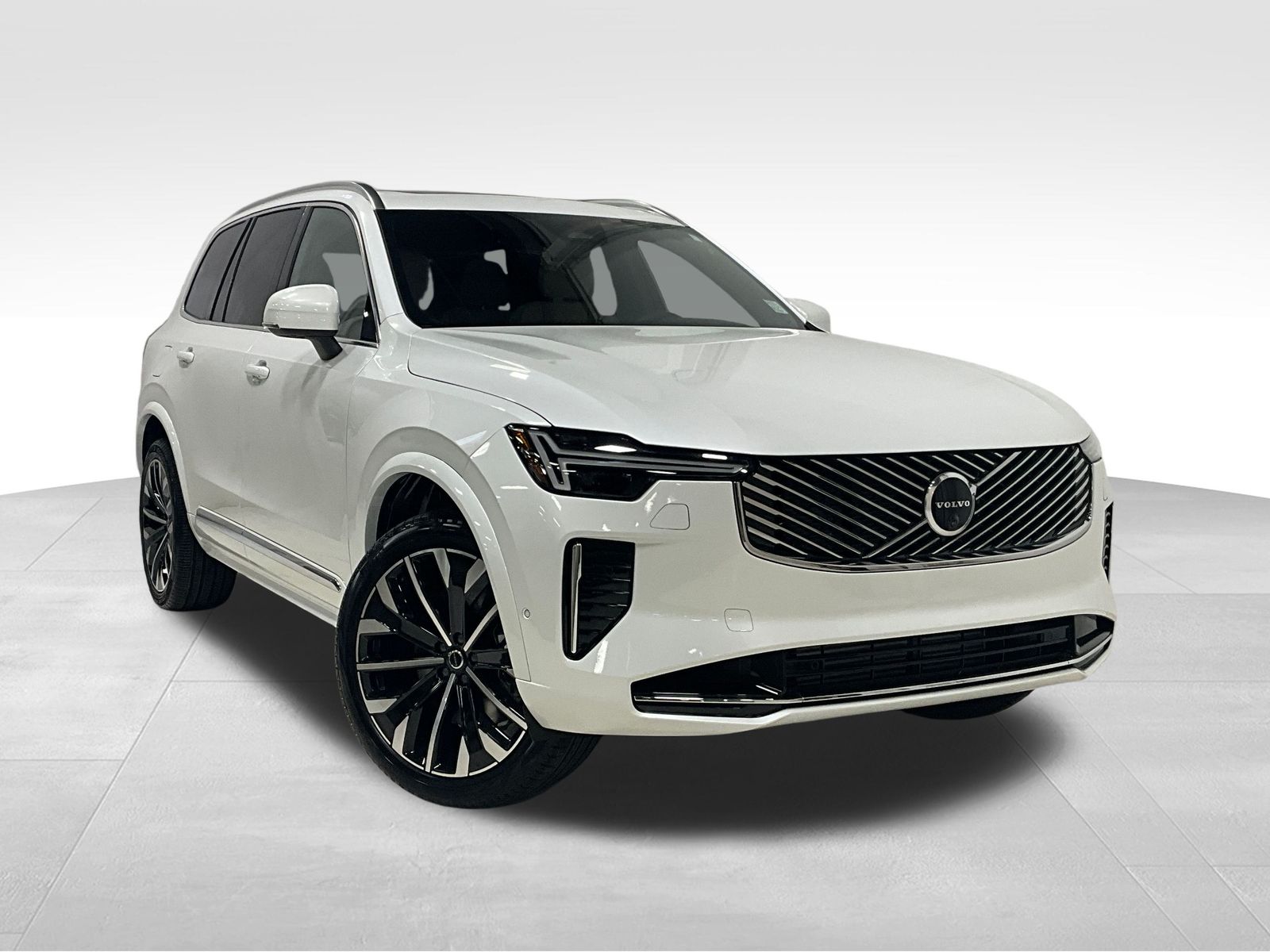 2026 Volvo XC90 Plus's photo