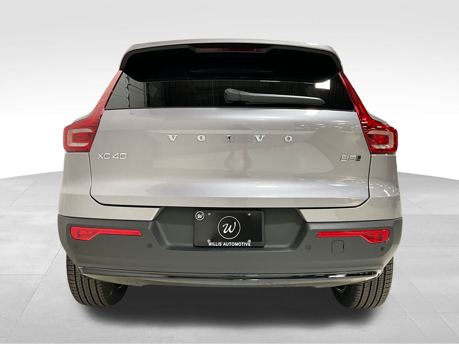 2026 Volvo XC40 photo 3