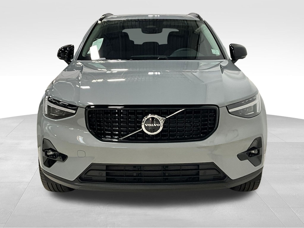 New 2026 Volvo XC40 B5 Plus SUV