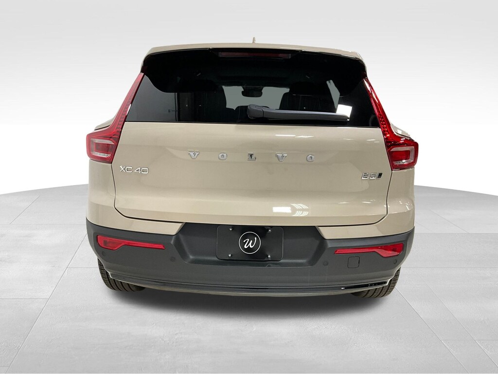 New 2026 Volvo XC40 B5 Ultra SUV