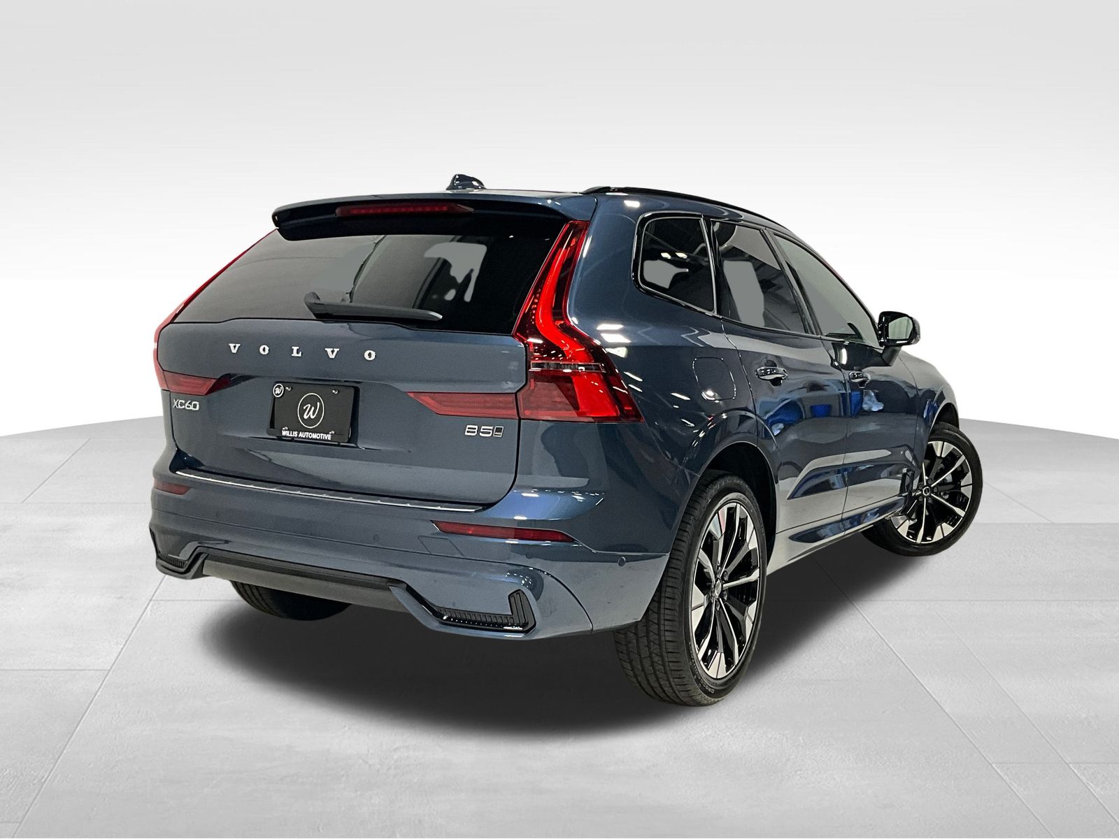 2026 Volvo XC60 B5 Plus photo 4