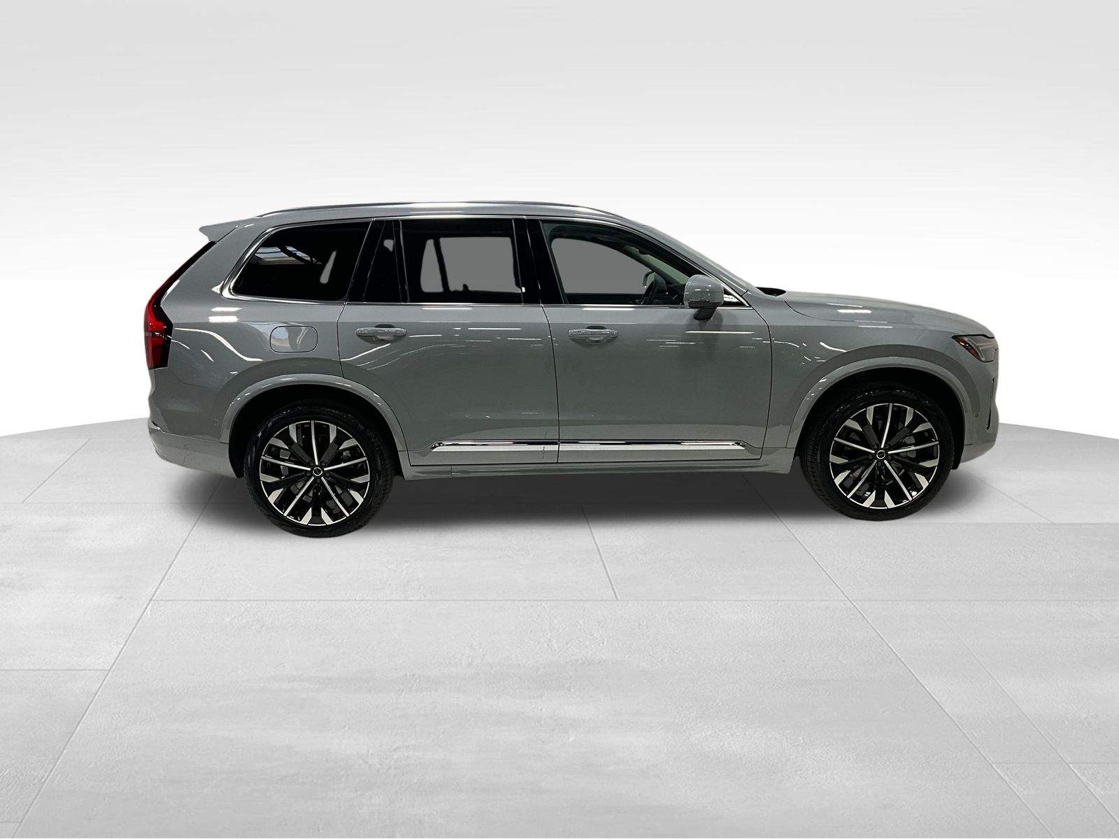 2026 Volvo XC90 Plus photo 3
