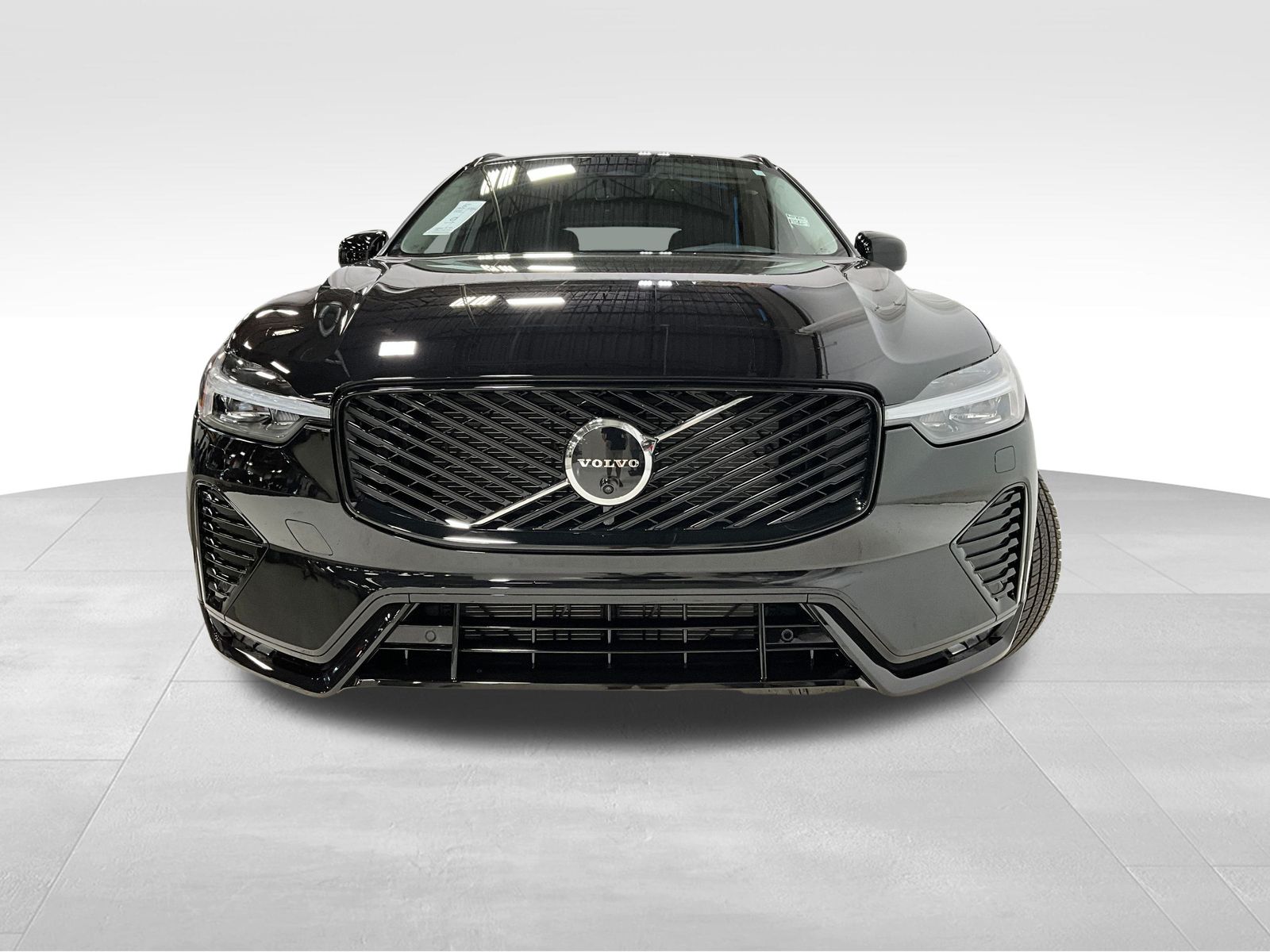 2026 Volvo XC60 B5 photo 2