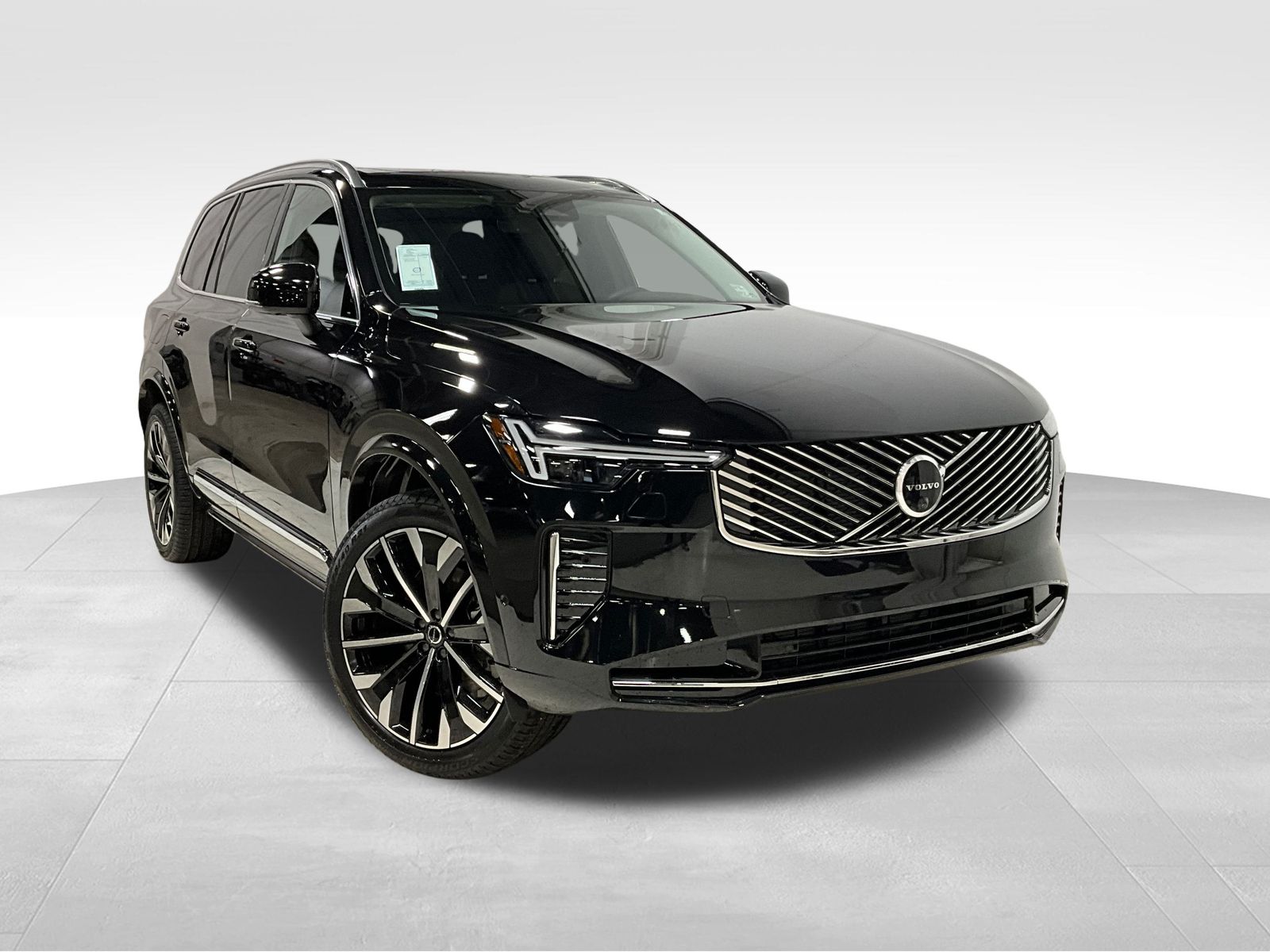 2026 Volvo XC90 Plus's photo