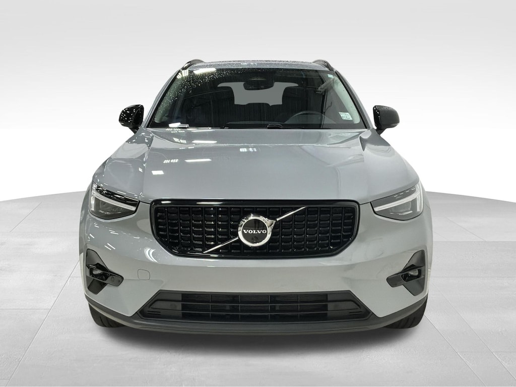 New 2026 Volvo XC40 B5 Plus SUV