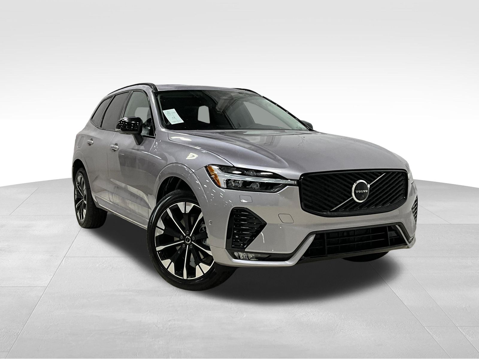 2026 Volvo XC60 B5 Plus Dark AWD's photo