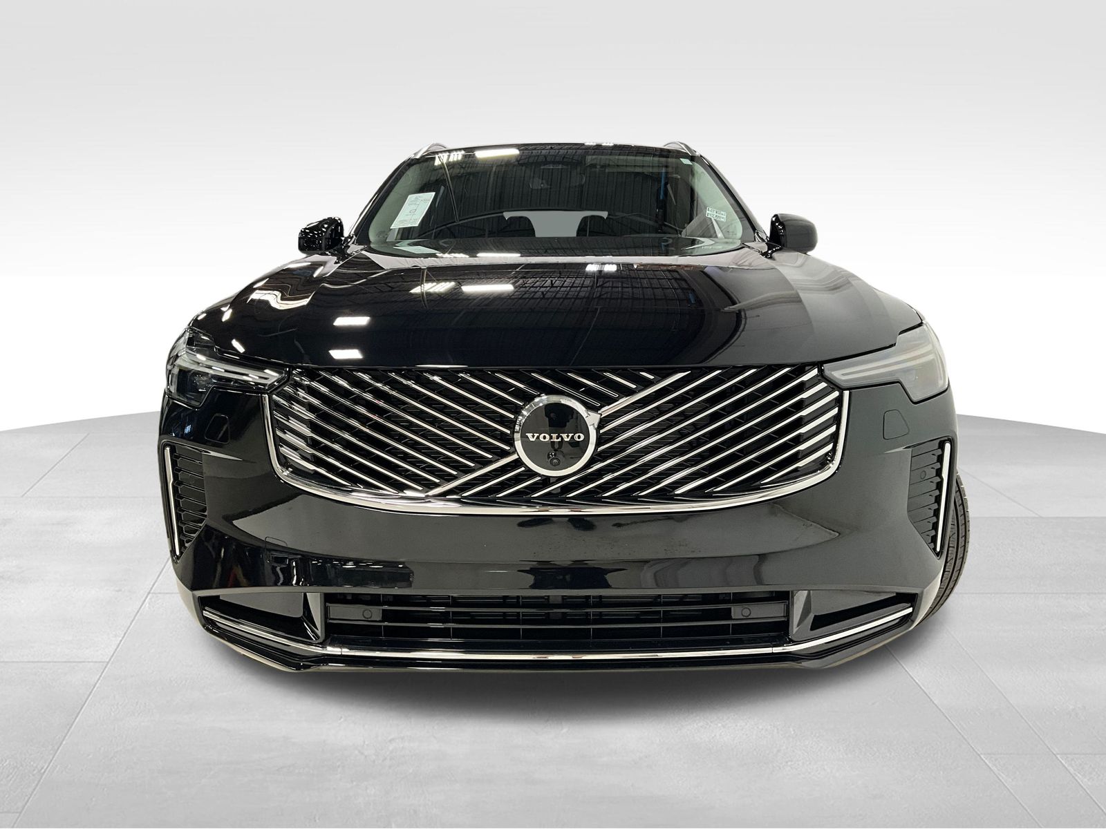 2026 Volvo XC90 Plus photo 2