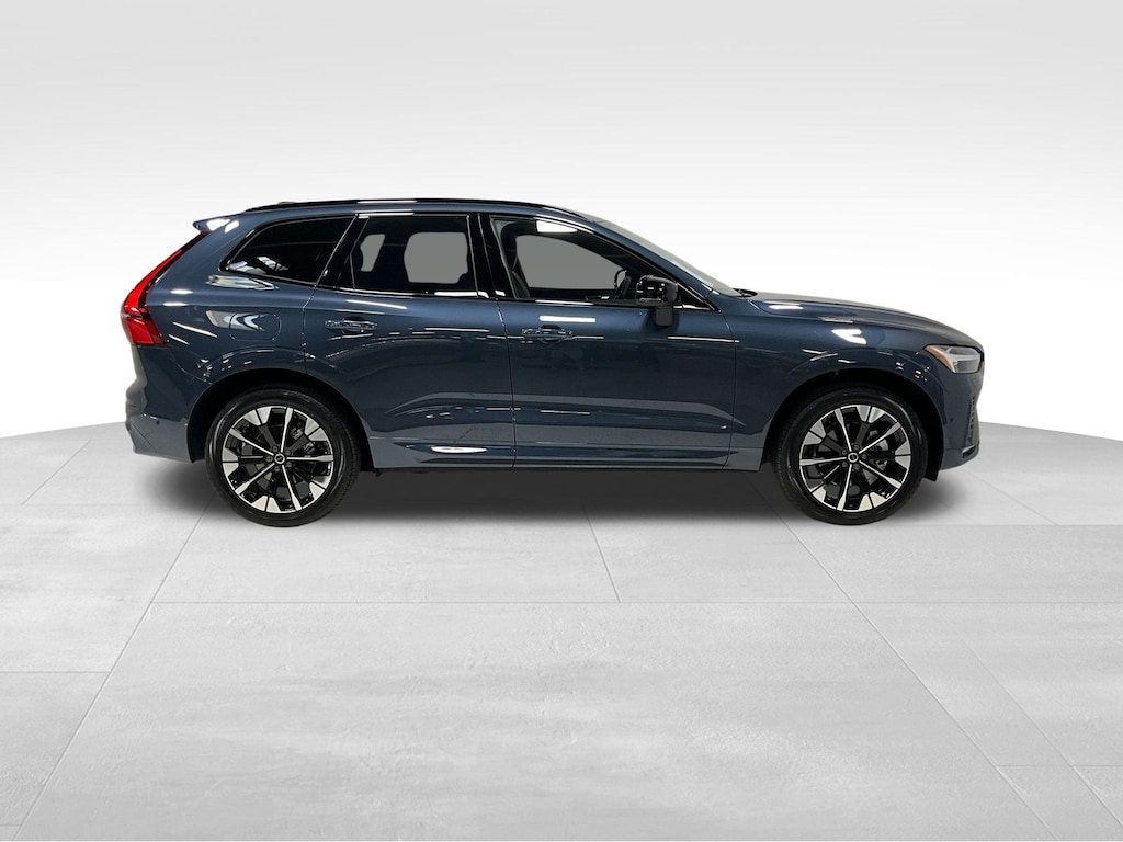 New 2026 Volvo XC60 B5 Plus SUV